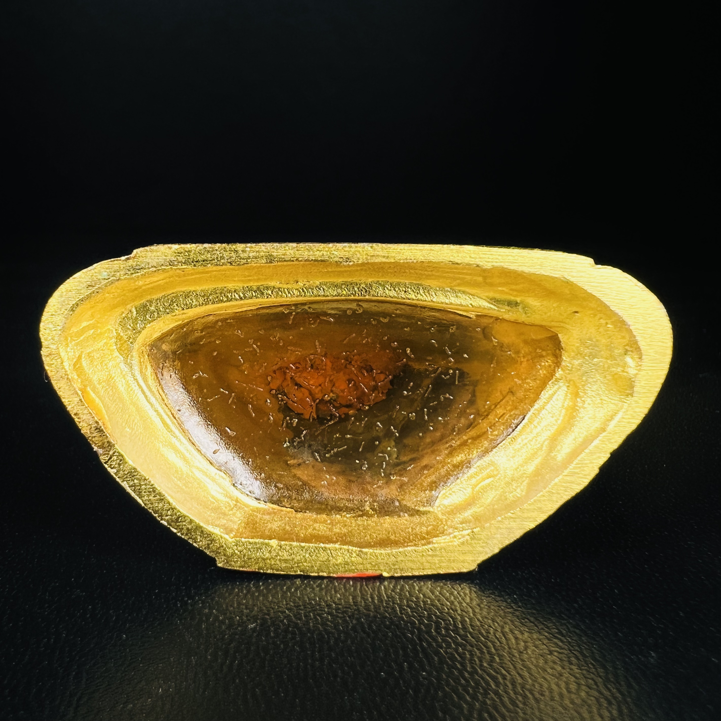 พระพุทธมหามณีรัตนปฏิมากร(พระแก้วมรกต) วัดพระศรีรัตนศาสดาราม สำนักพระราชวัง จัดสร้าง ฤดูร้อน หน้าตัก 2 นิ้ว(บรรจุมวลสารใต้ฐาน)