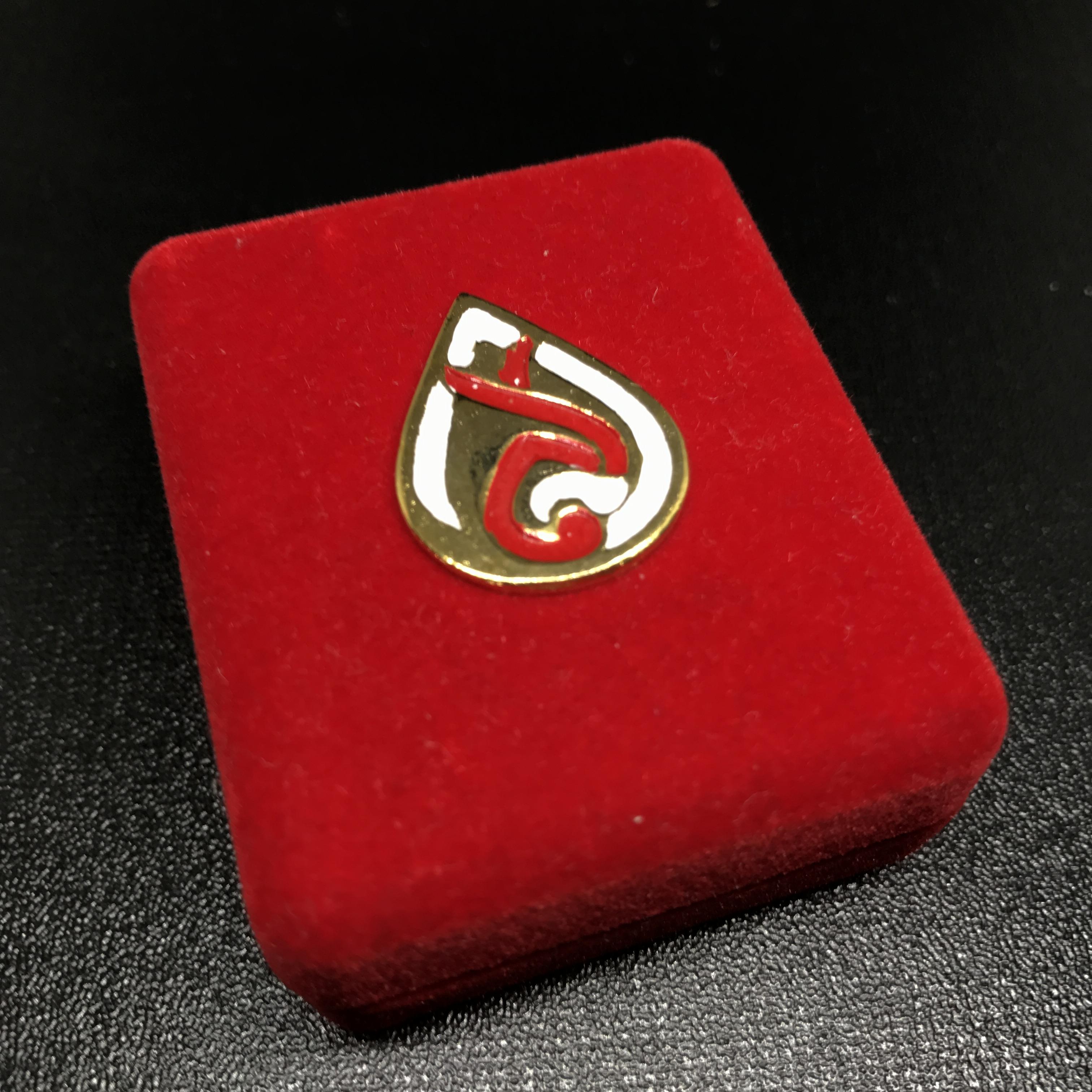 พระเครื่องปางสมาธิ เนื้อทองคำ 90 พรรษาสมเด็จย่า ปี 2533 (ในหลวงรัชกาลที่9เสด็จในพิธี)