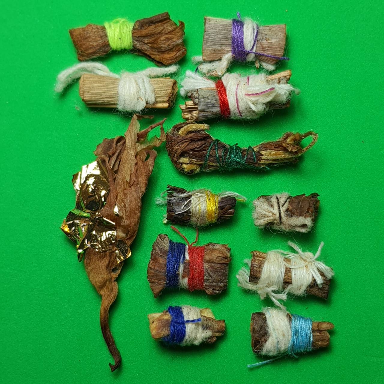 ของเสน่ห์ ถุงว่านมหาเสน่ห์ ว่านมหาเสน่ห์12ชนิด ด้านเสน่ห์ เมตตา เจรจา ค้าขาย