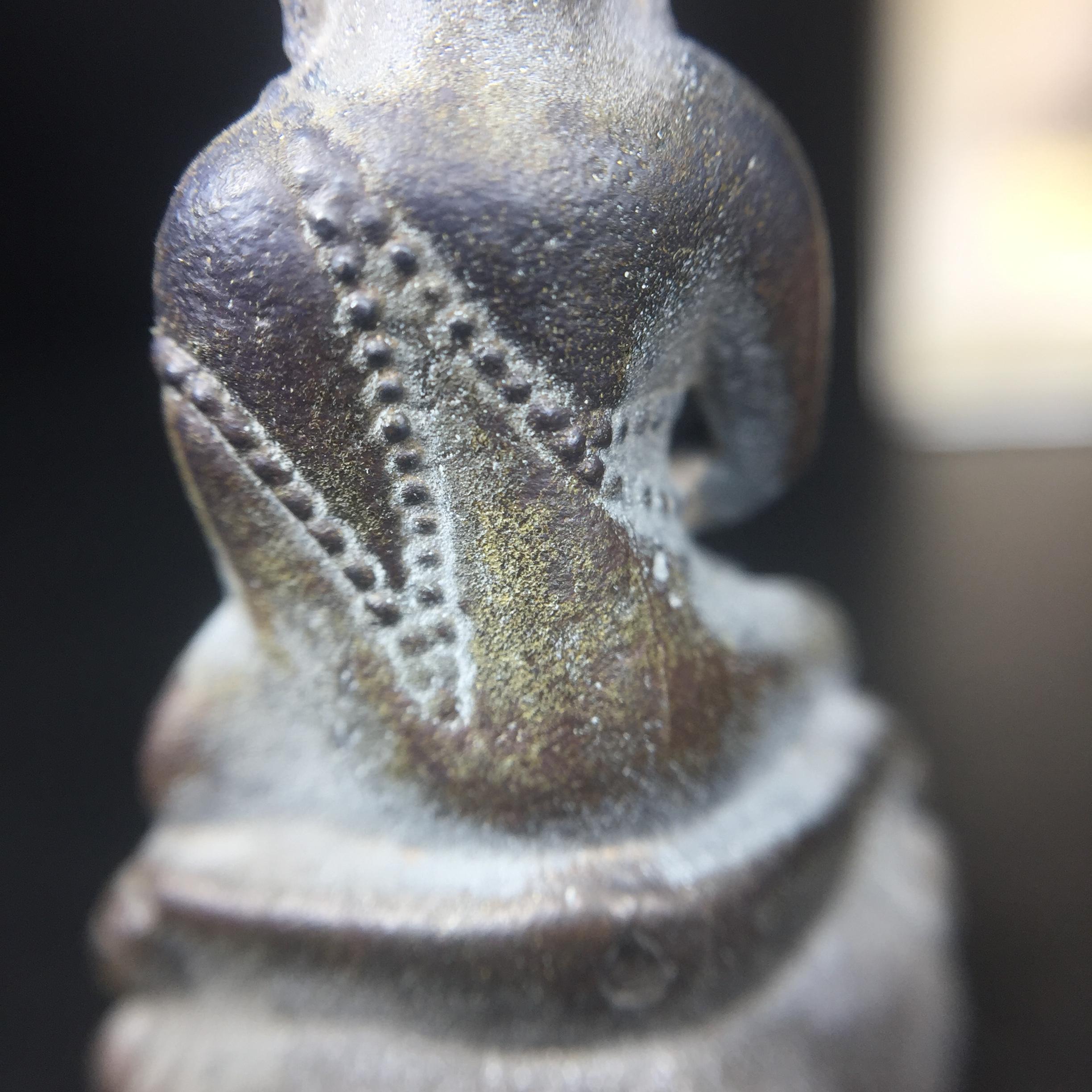 พระกริ่งชินบัญชรฉลองพระชันษา 100 ปี สมเด็จพระญาณสังวร วัดบวรนิเวศวิหาร ปี 2556 เนื้อนวโลหะผสมทองคำก้นทองแดง พิธีใหญ่ มวลสารเด่น นิยม(1 ใน 2556 องค์)