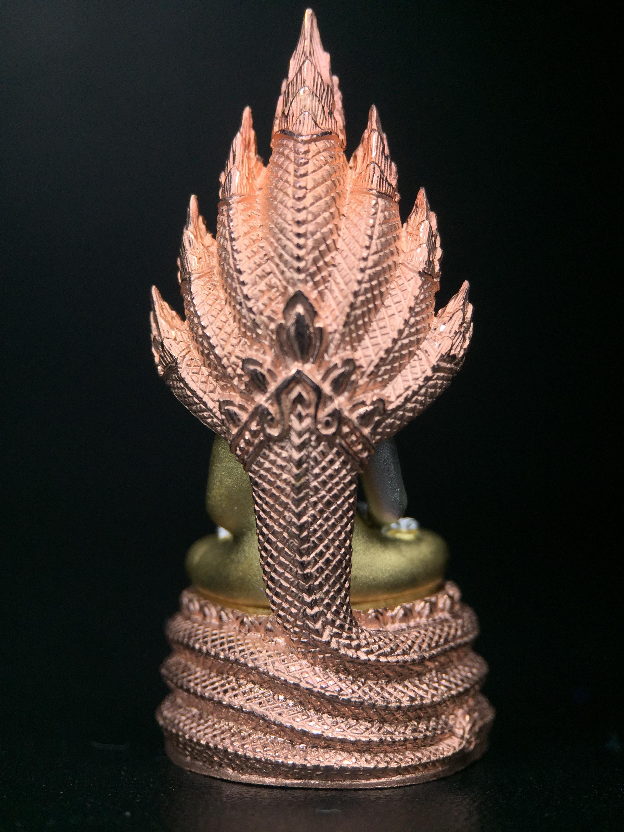 พระนาคปรก สธ. รุ่นสร้างพระอุโบสถเฉลิมพระเกียรติ 4 รอบ 84 พรรษา สมเด็จพระเทพรัตนราชสุดาฯ วัดบวรนิเวศวิหาร ปี 2543 พิมพ์ใหญ่ เนื้อเงินบริสุทธิ์ ชุบสามกษัตริย์แบบพ่นทรายขัดเงาบางส่วน(สภาพ สวย )พิธีใหญ่ พุทธศิลป์งดงาม หายาก (1 ใน 1999 องค์)