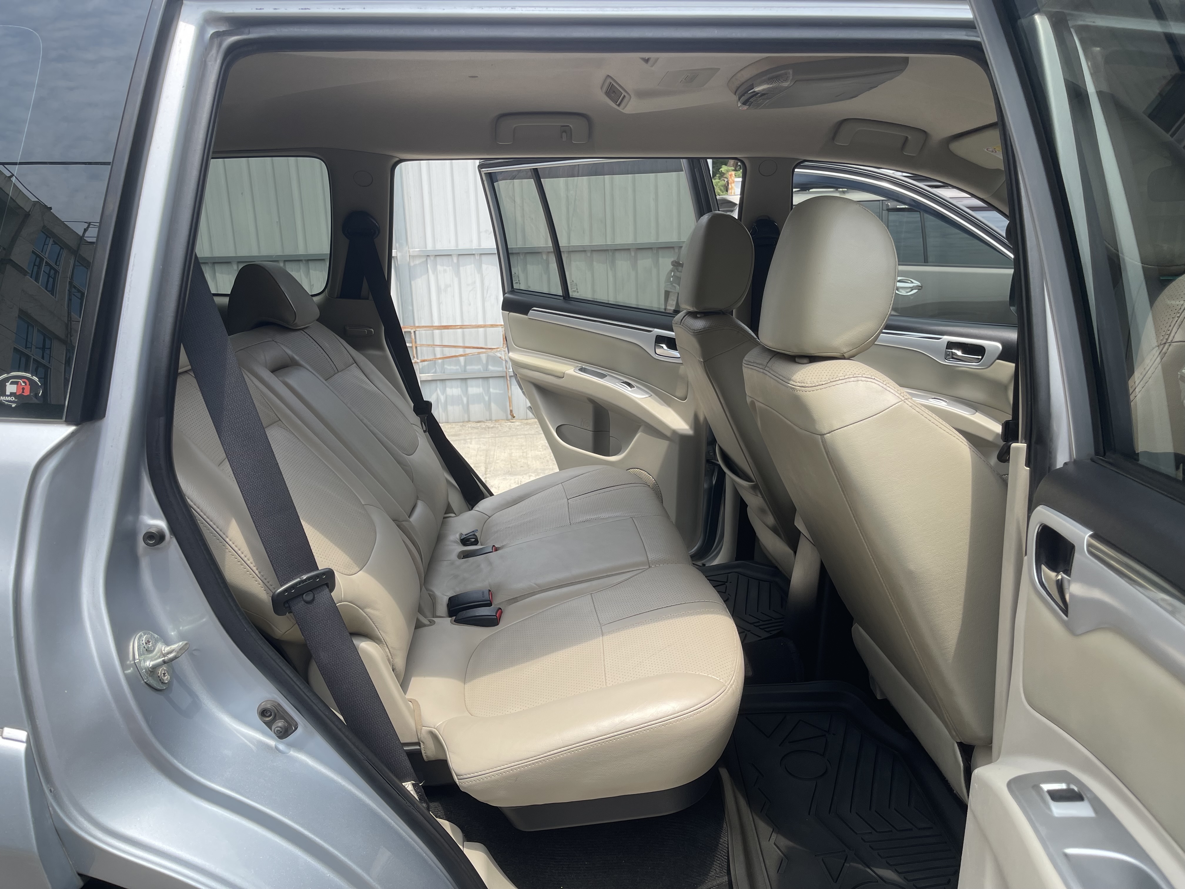 Mitsubishi Pajero Sport 2.5 GT 2WD At 2012 เงิน