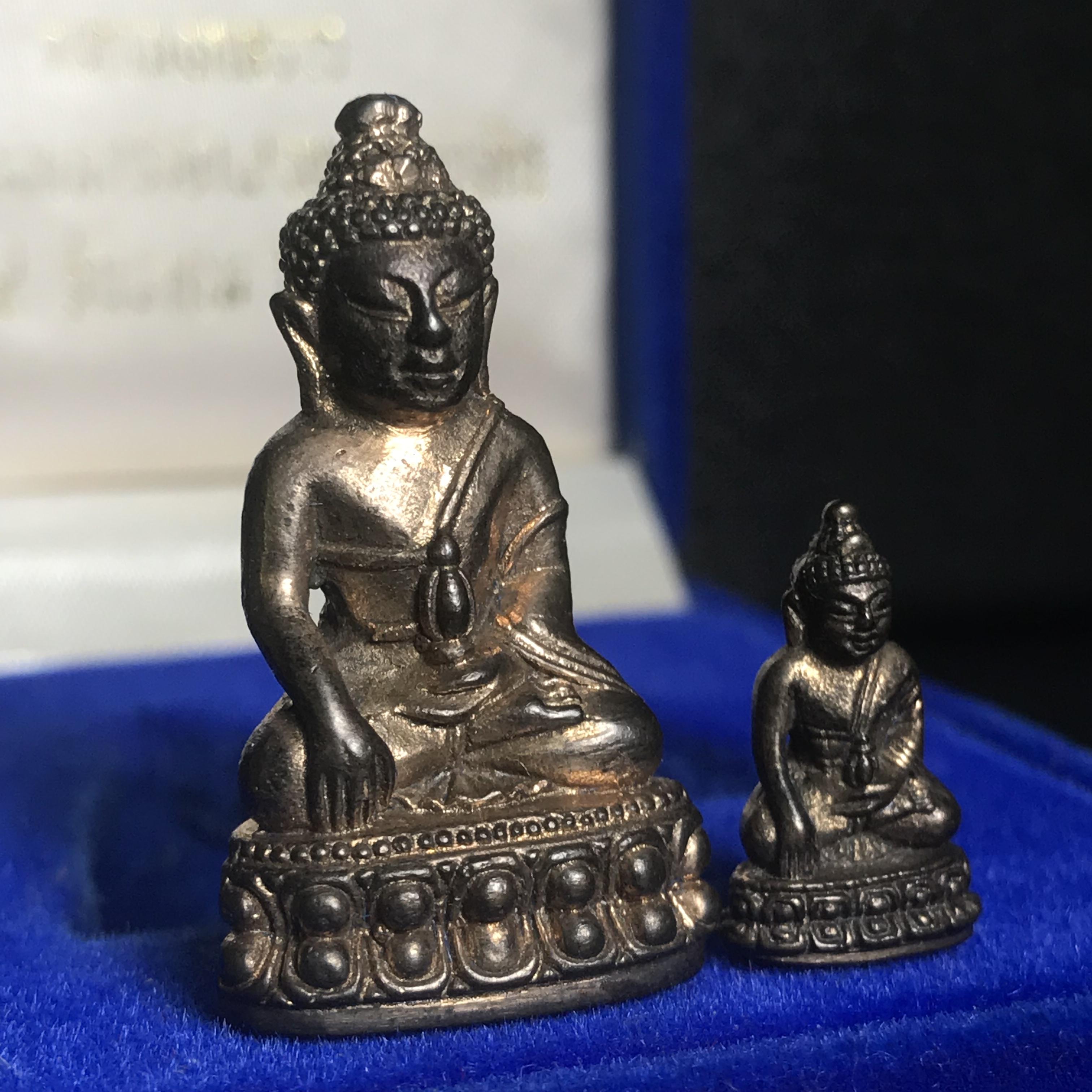 พระกริ่ง-พระชัยวัฒน์ นวราชบพิตร วัดตรีทศเทพ ปี2530 เนื้อนวโลหะ(1ใน 500 ชุด)(ในหลวงรัชกาลที่9เสด็จเททอง)