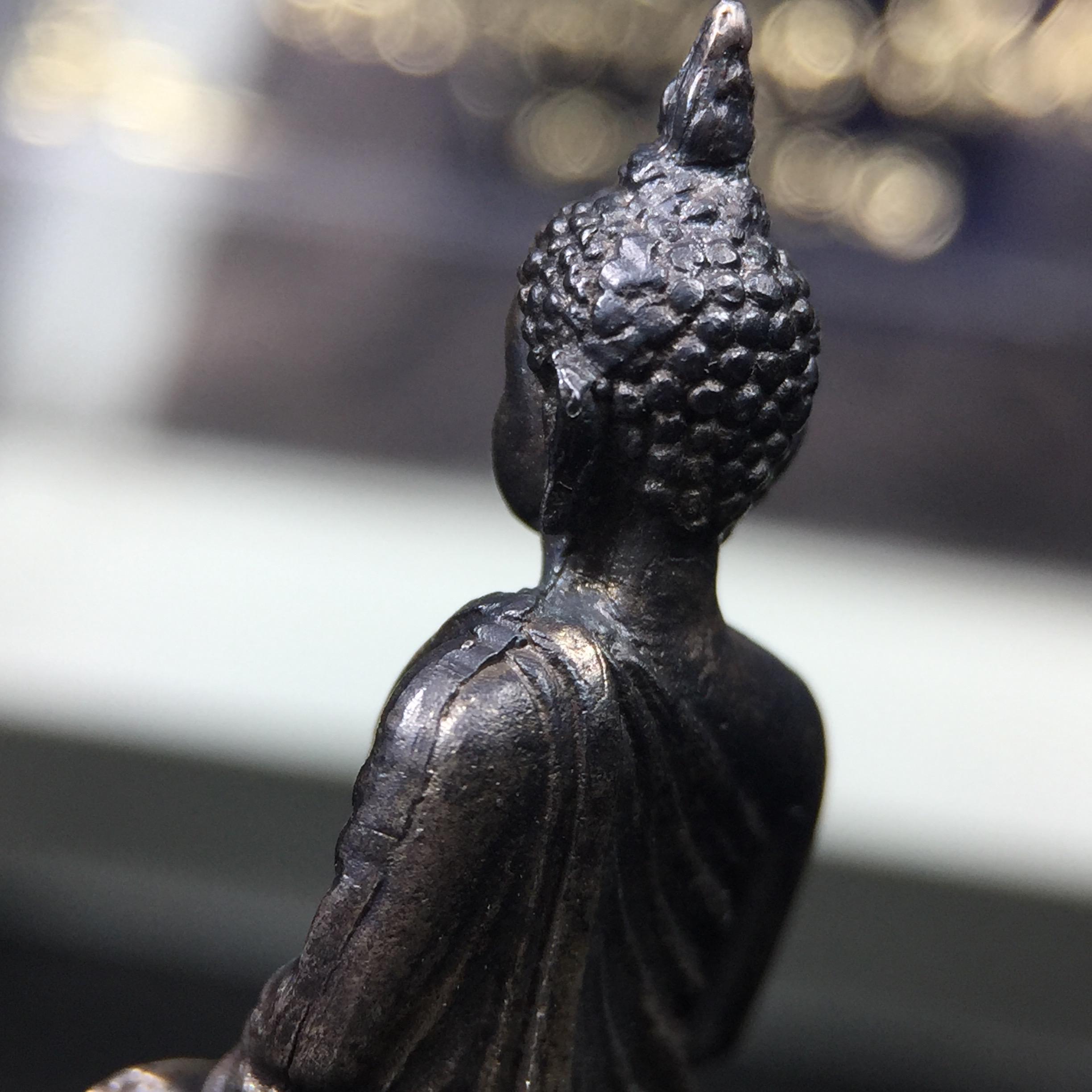 พระกริ่งพรหมรังสี อนุสรณ์ 190 ปี สมเด็จพระพุฒาจารย์ โต วัดอินทรวิหาร ปี2521 เนื้อเงิน(ผิวเดิมเข้มขลัง)พิธีมหาพุทธาภิเษกครั้งยิ่งใหญ่ พิธีสรรพสิทธิชัยไพรีพินาศมหามังคลาภิเษก หมายถึงฤกษ์การปลุกเสกที่เน้นด้านโชคลาภ มีชัยชนะต่อศัตรูการค้า การงาน(รุ่นนี้แนะนำ)