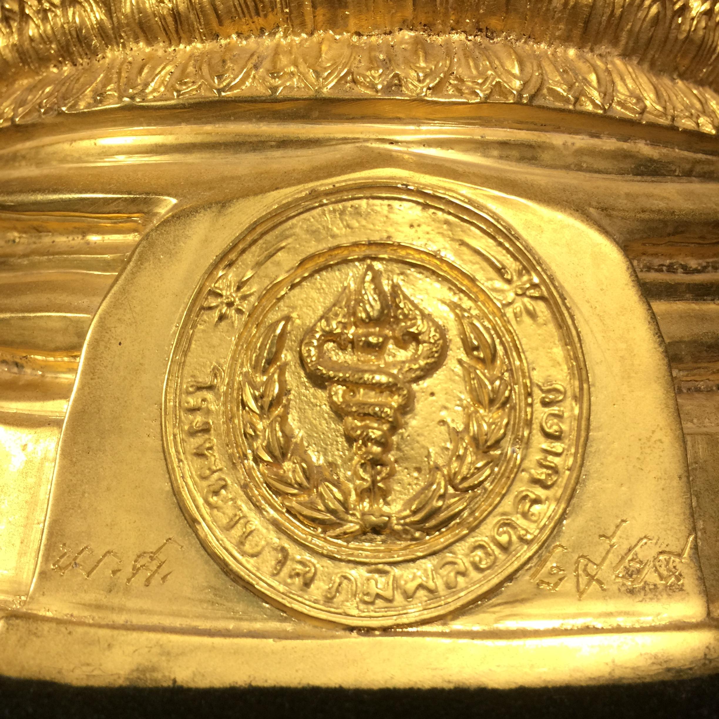 พระบูชาพระพุทธศิรมงคล ภปร. วัตถุมงคลคุ้มเกล้าปี2524 ของมูลนิธิคุ้มเกล้า โรงพยาบาลภูมิพลจัดสร้าง ขนาดหน้าตัก5นิ้ว(ในหลวงรัชกาลที่9 ทรงจุดไฟพระฤกษ์และเททอง พิธีใหญ่)ยอดนิยมหายาก