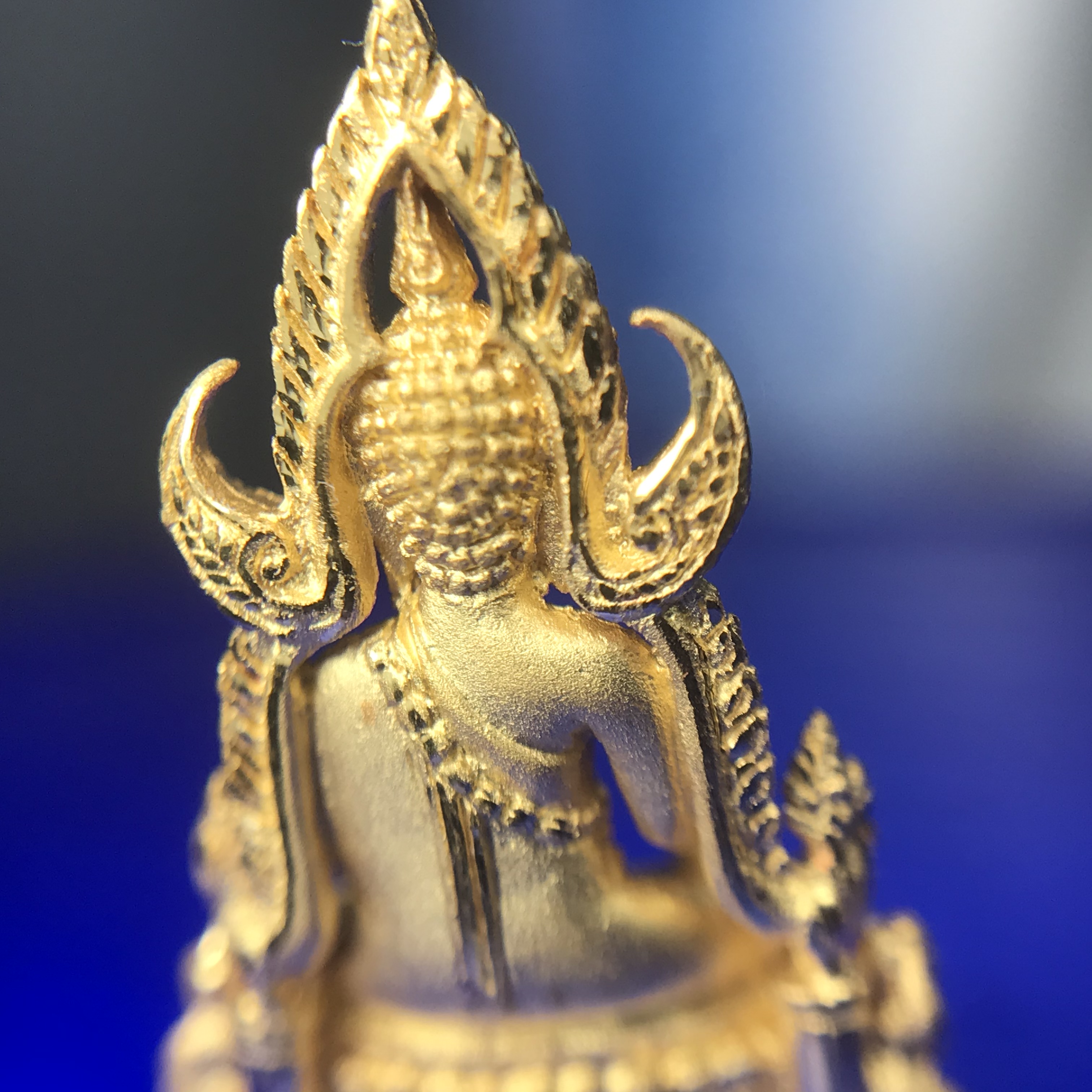 พระพุทธชินราช ภปร. โครงการ เพราะแผ่นดินนี้คือแผ่นดินเกิด ปี2551 เนื้อทองคำ 96.5%(น้ำหนัก 2.6 กรัม) ขนาดหน้าตัก1/4นิ้ว (สวยงามทรงคุณค่าหายาก)1 ใน 5000องค์