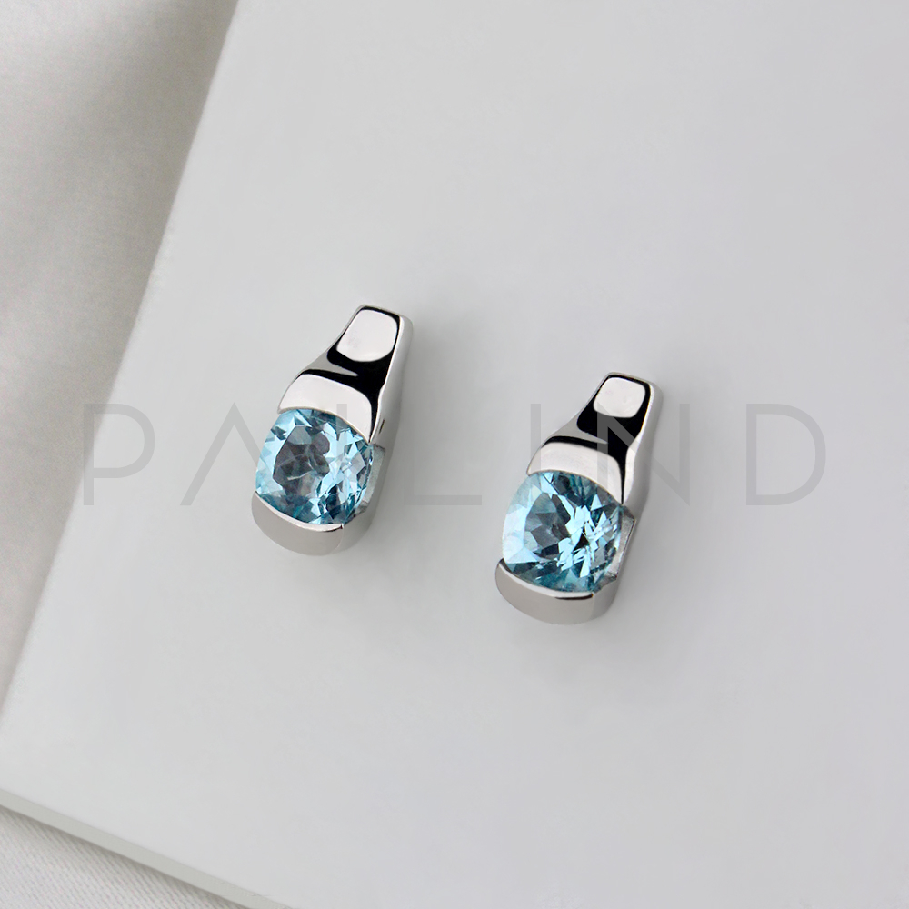 ต่างหูเงินฝังพลอย SKY BLUE TOPAZ CUSH