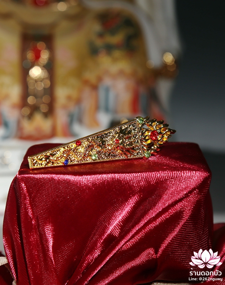 เง็กเซียนฮ่องเต้ หยกอ๋องส่องเต่ และ พระนางซีหวังหมู่ กิมบ้อเนี่ยเนี้ย ประทับนั่งบัลลังก์ คุณภาพพรีเมียม ขนาด 12/16 นิ้ว