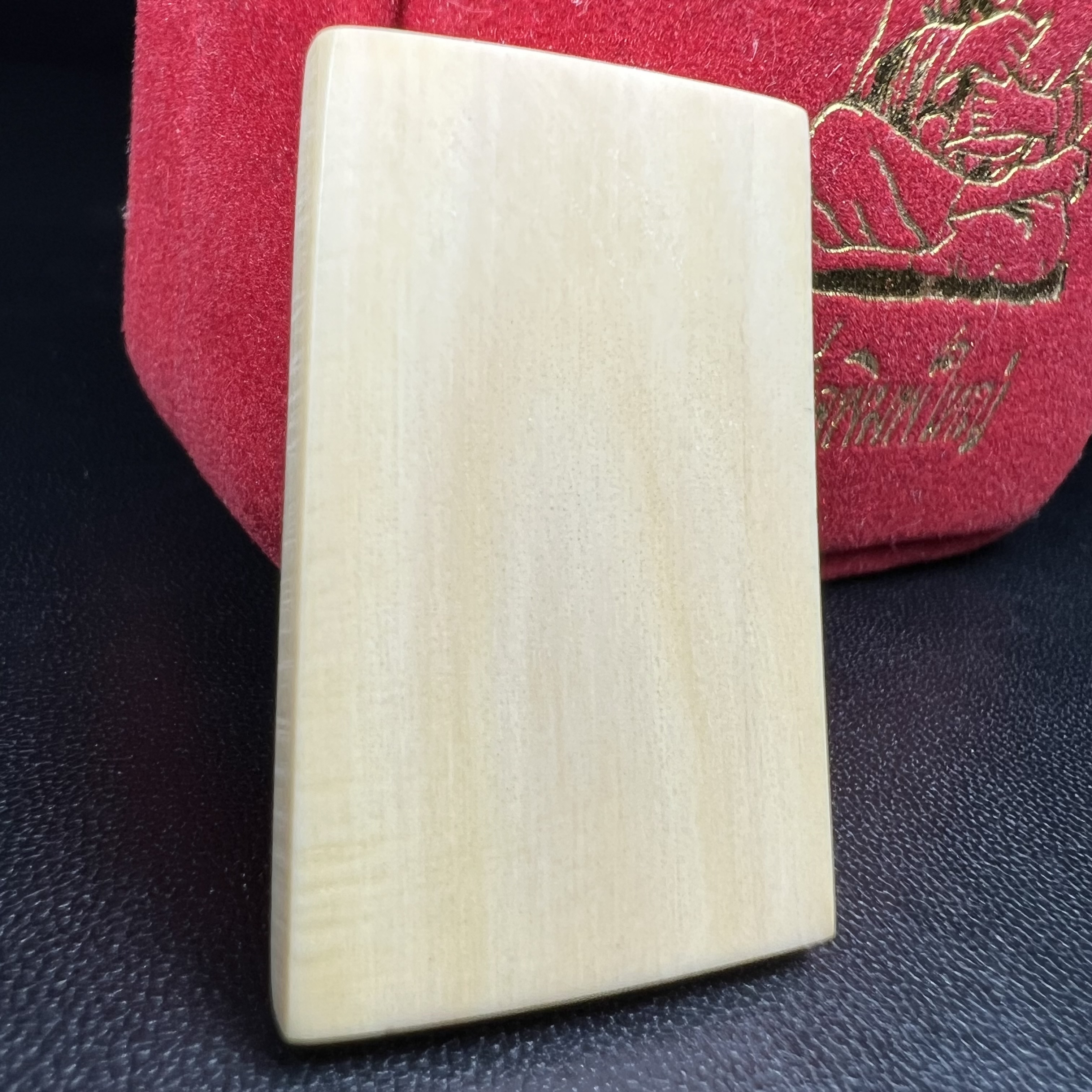 สมเด็จพระพุฒาจารย์ (โต พรหมรังสี) รุ่นคชสารหมื่นปี พ.ศ.2542 สมเด็จพิมพ์ใหญ่(หลังเรียบ) สภาพสวยสมบูรณ์กล่องบรรจุเดิมครบ หายาก