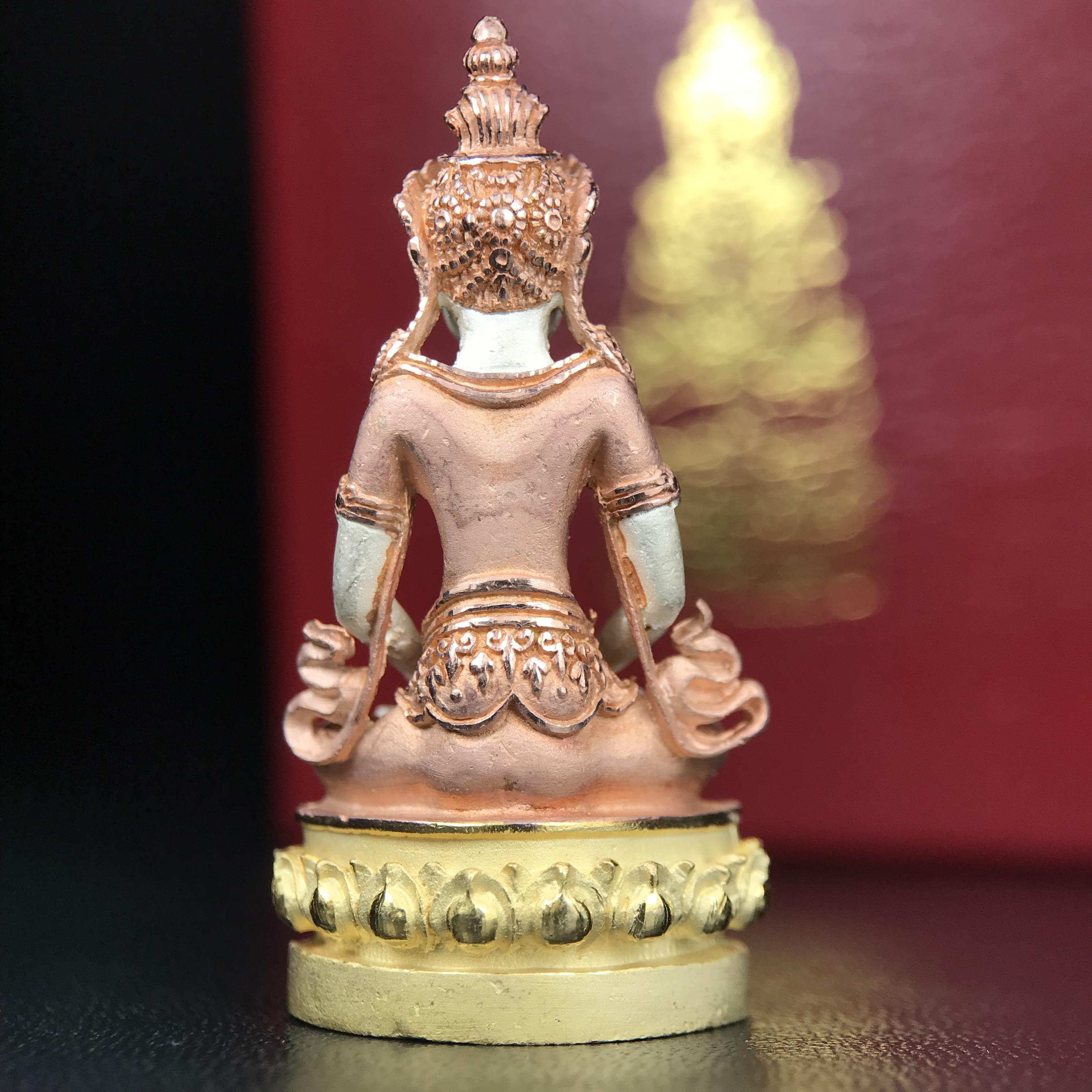 พระกริ่งอวโลกิเตศวร ( เจ้าแม่กวนอิม ) วัดโพธิ์แมนคุณาราม รุ่นอุดมโภคทรัพย์ พ.ศ.2539 เนื้อเงิน 3 กษัตริย์ ผิวสวยเดิมพร้อมกล่องบรรจุเดิม (อีกหนึ่งรุ่นยอดนิยม พุทธศิลป์สวยงดงาม)