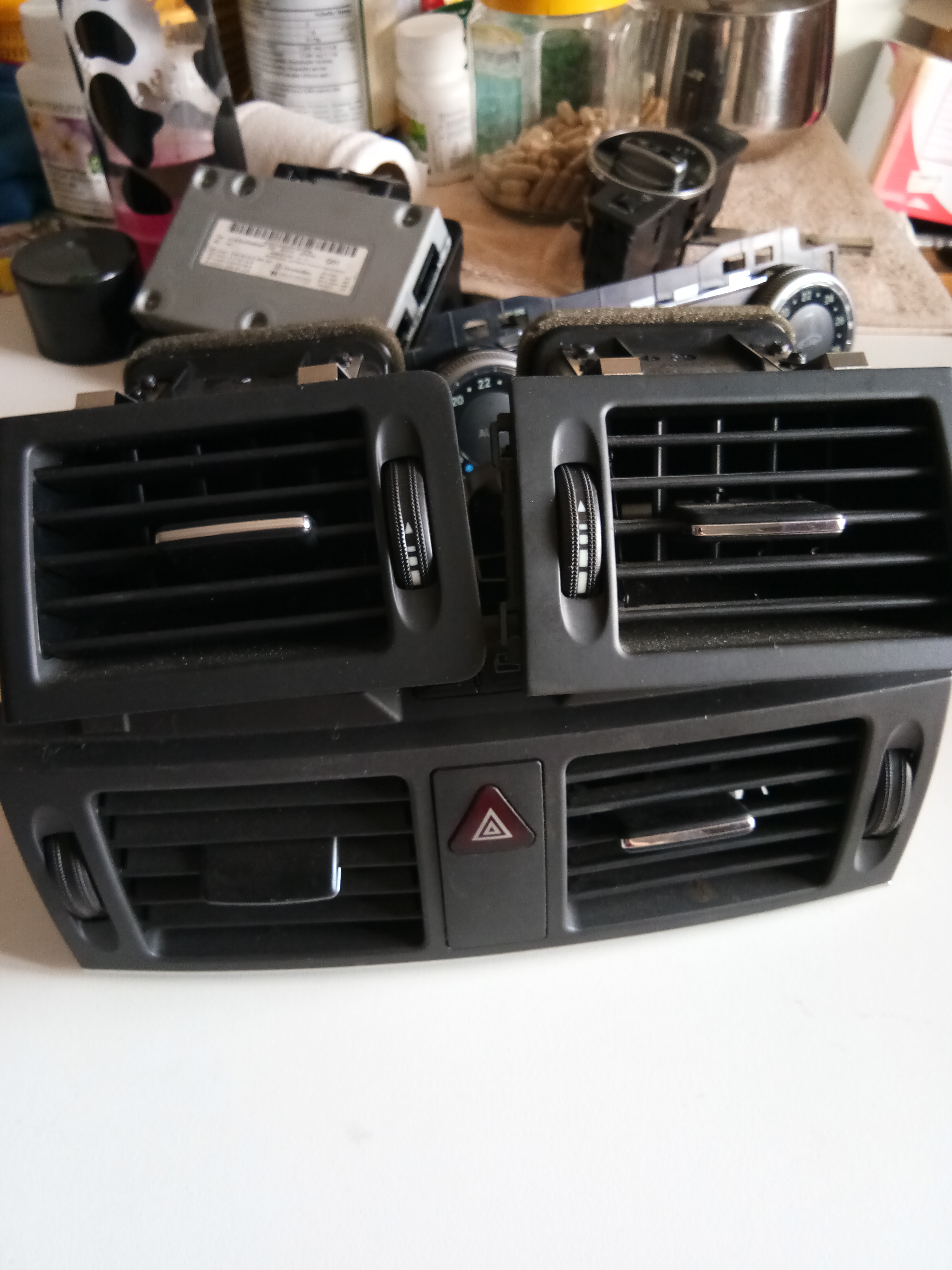 ช่องแอร์BENZ W204