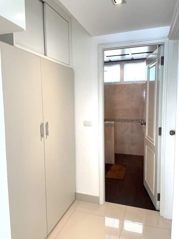 For Sales : Patong, Seaview Luxurious condo, 2 Bedrooms 2 Bathrooms 14th flr.