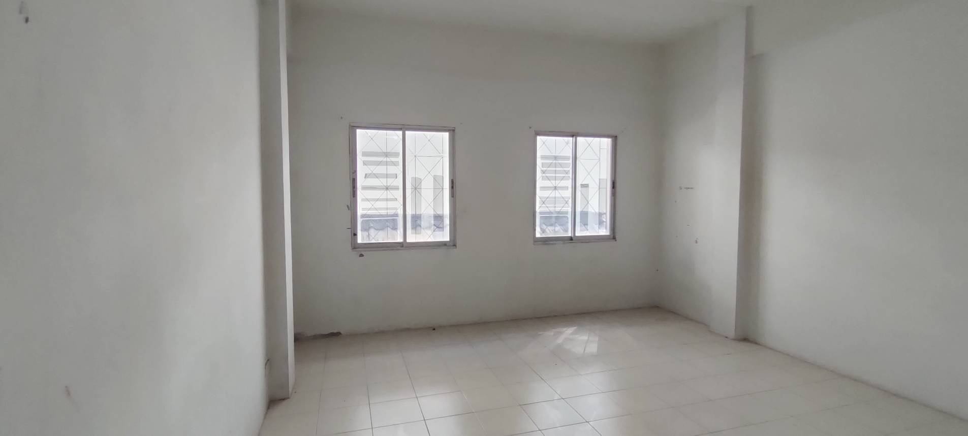 For Sale : Phuket Town, 4-Storey Commercial Builing, 3 Bathrooms, 15 Sqw.