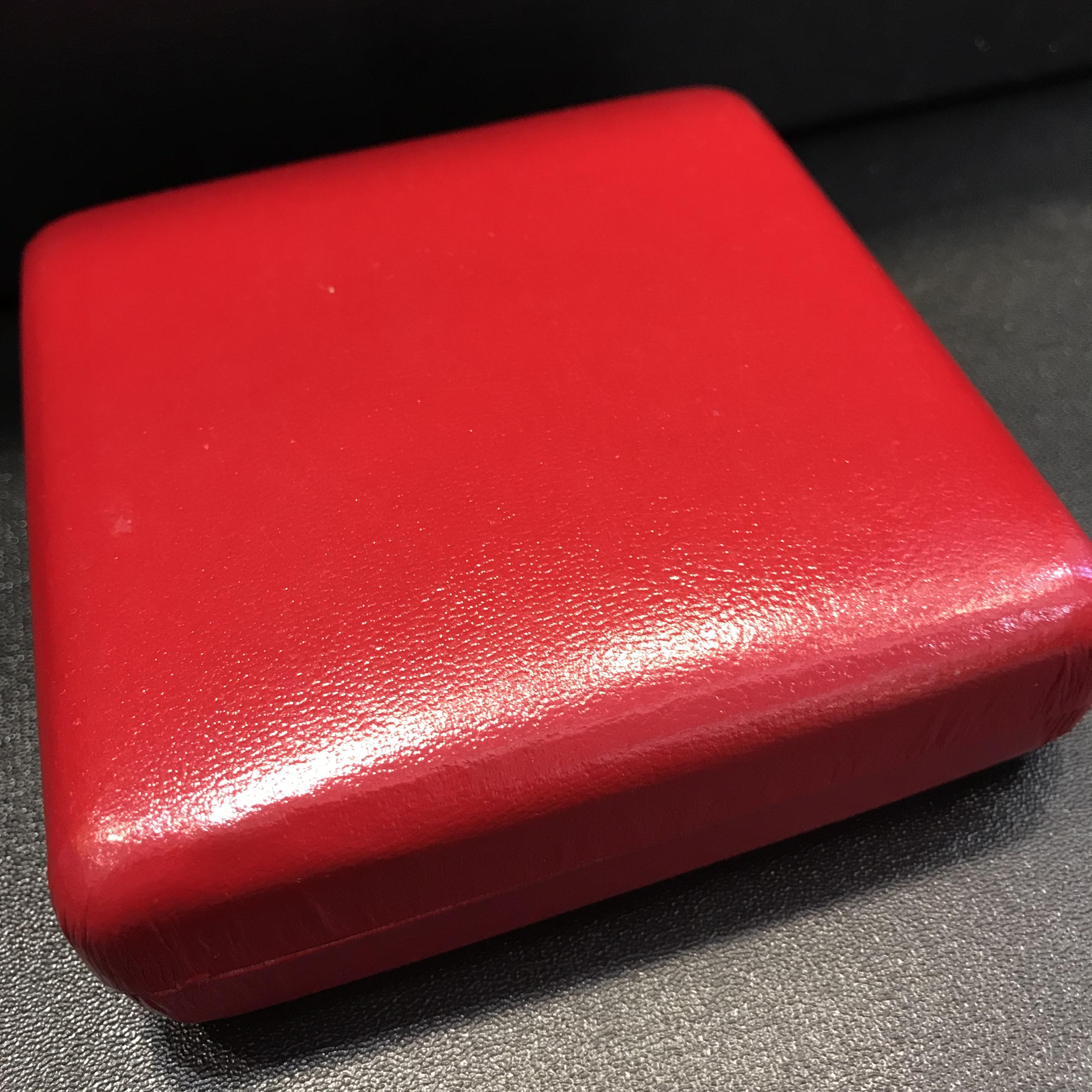 เหรียญรัชกาลที่ 5 ที่ระลึกเนื่องในโอกาสครบ 100 ปี สภากาชาดไทย ปี 2536 เนื้อทองแดง ขนาด 7 cm พร้อมกล่องบรรจุเดิม