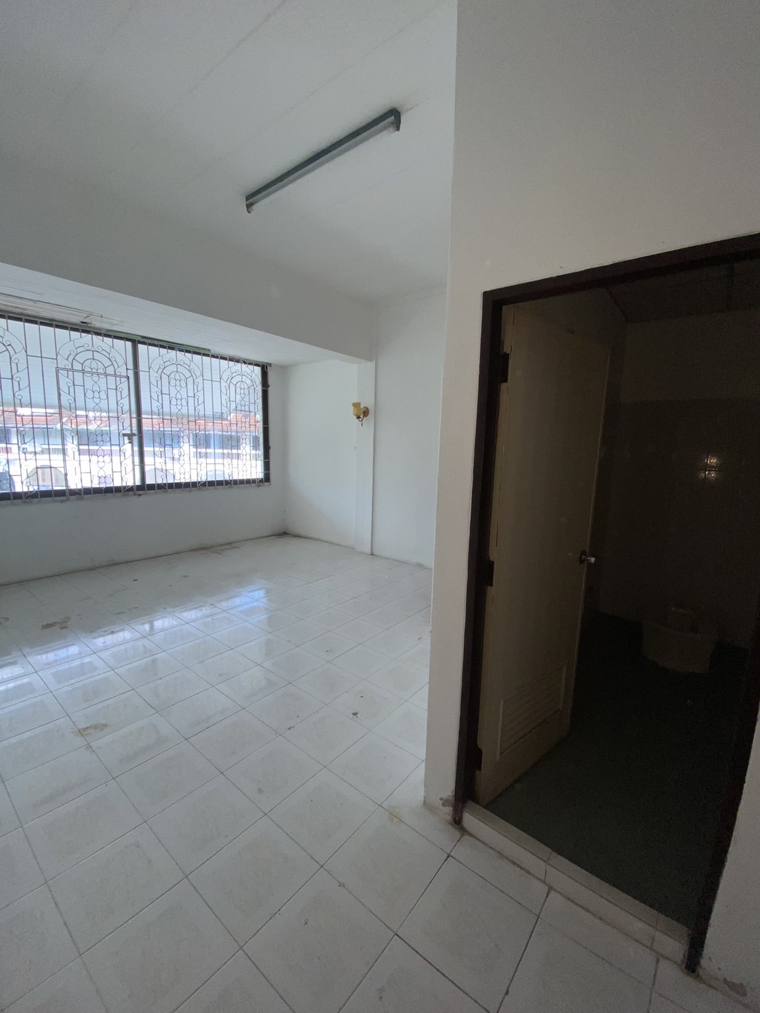 For Sales : Phuket Town, 4-story commercial building, 4 Rooms 4 Bathrooms