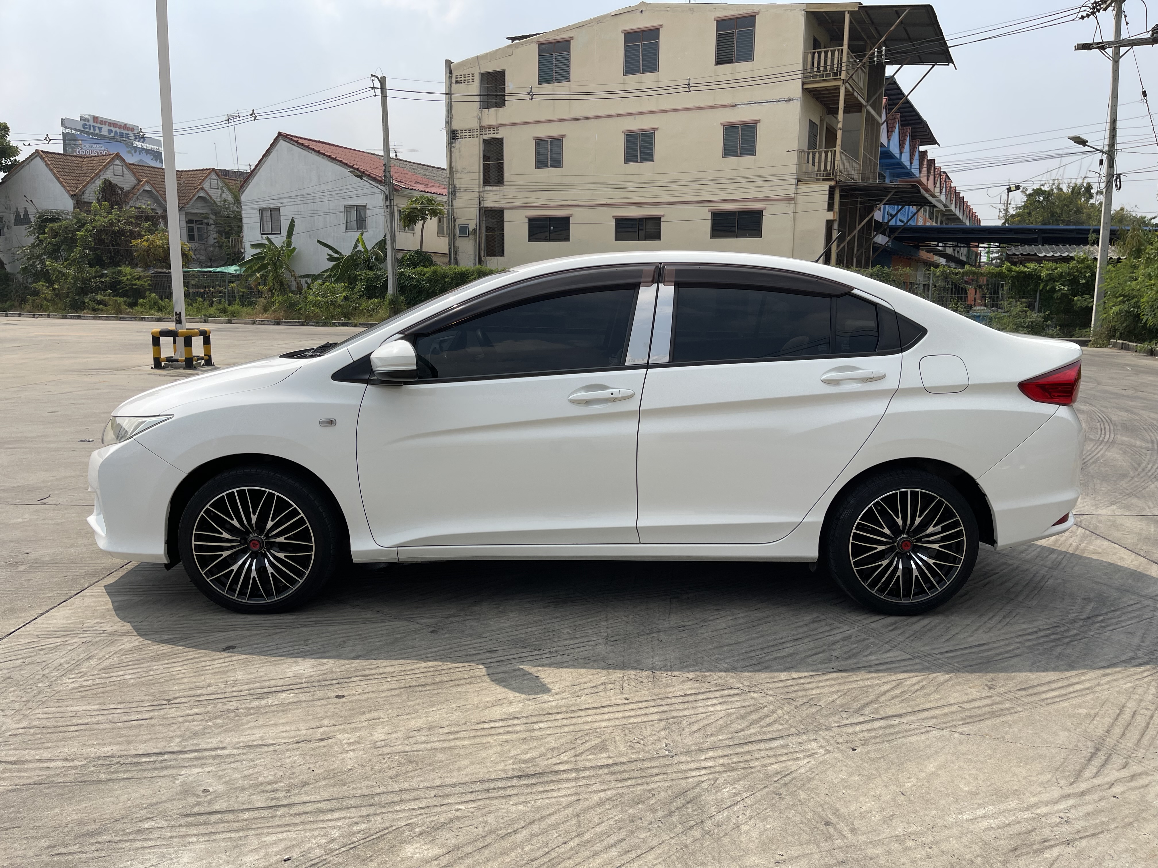 Honda City 1.5 V At 2014 ขาว