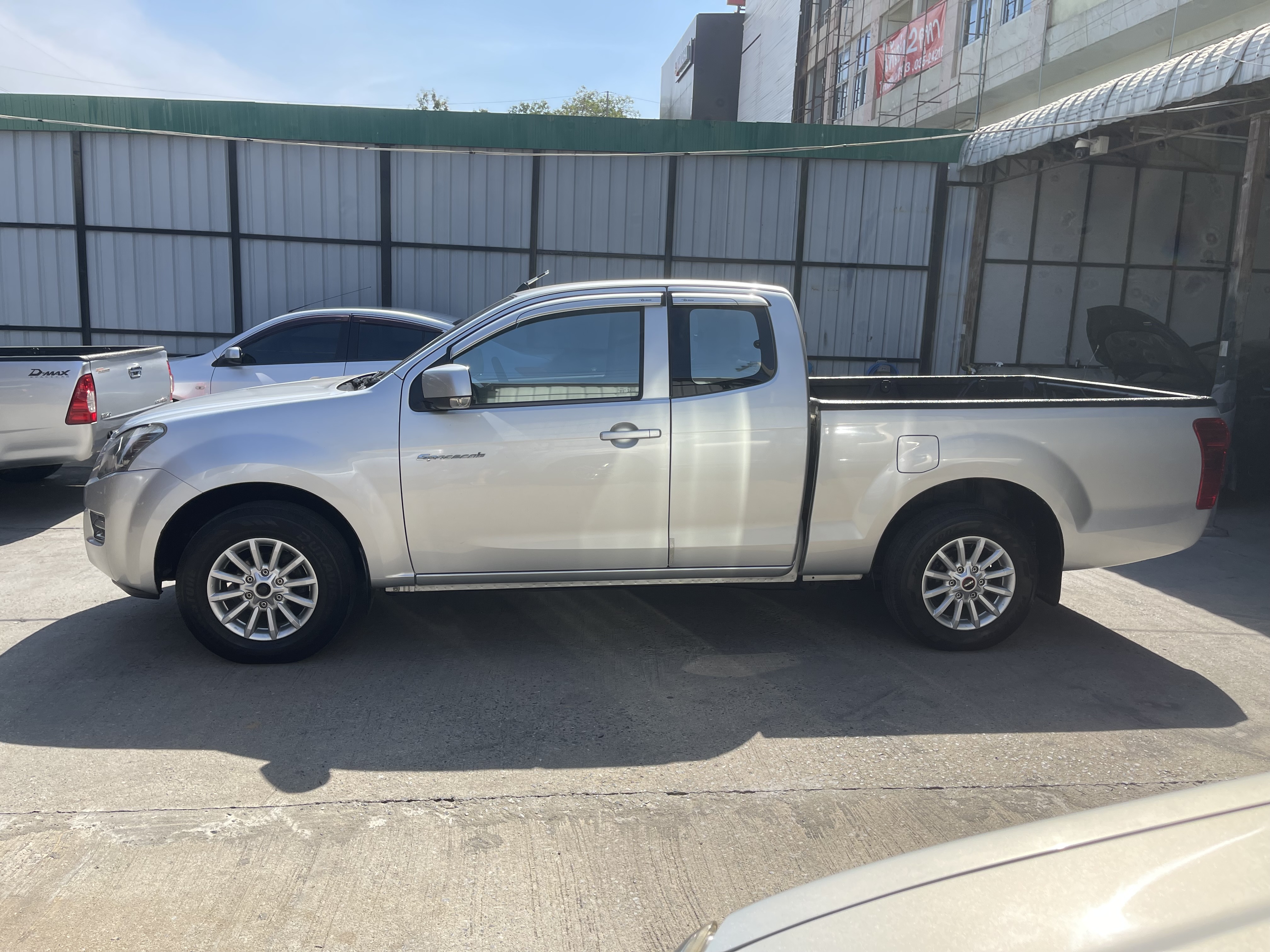 Isuzu Dmax All New Cab 2.5 Vgs Z 2014 เงิน