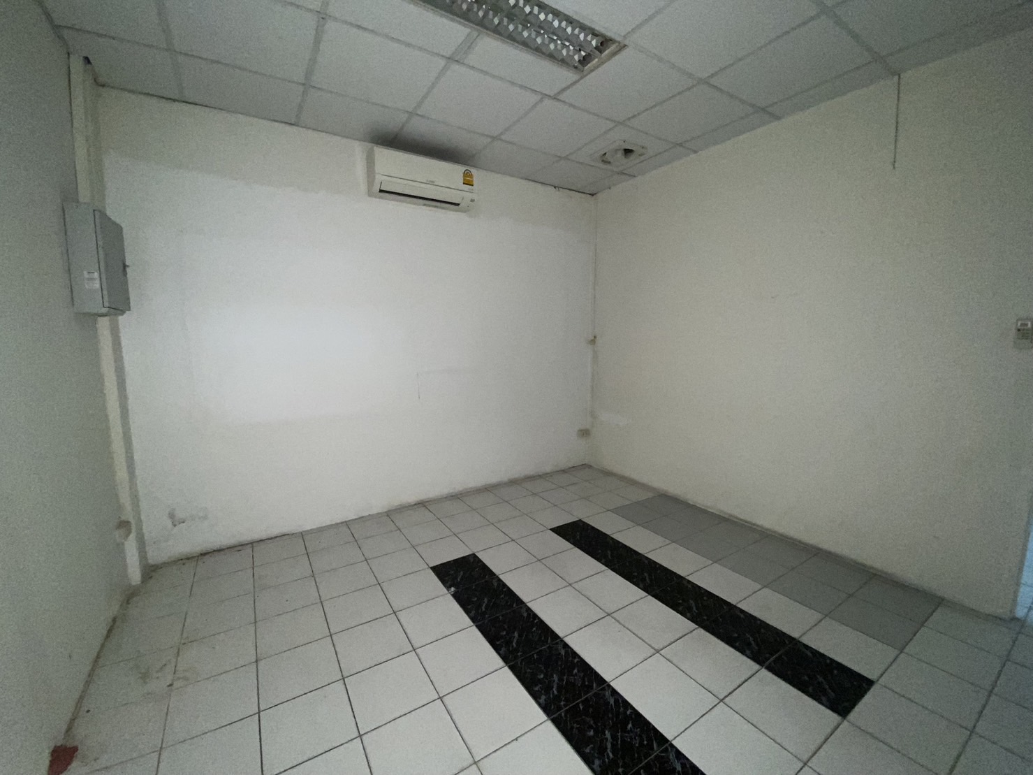 For Sales : Phuket Town, 4-story commercial building, 4 Rooms 4 Bathrooms