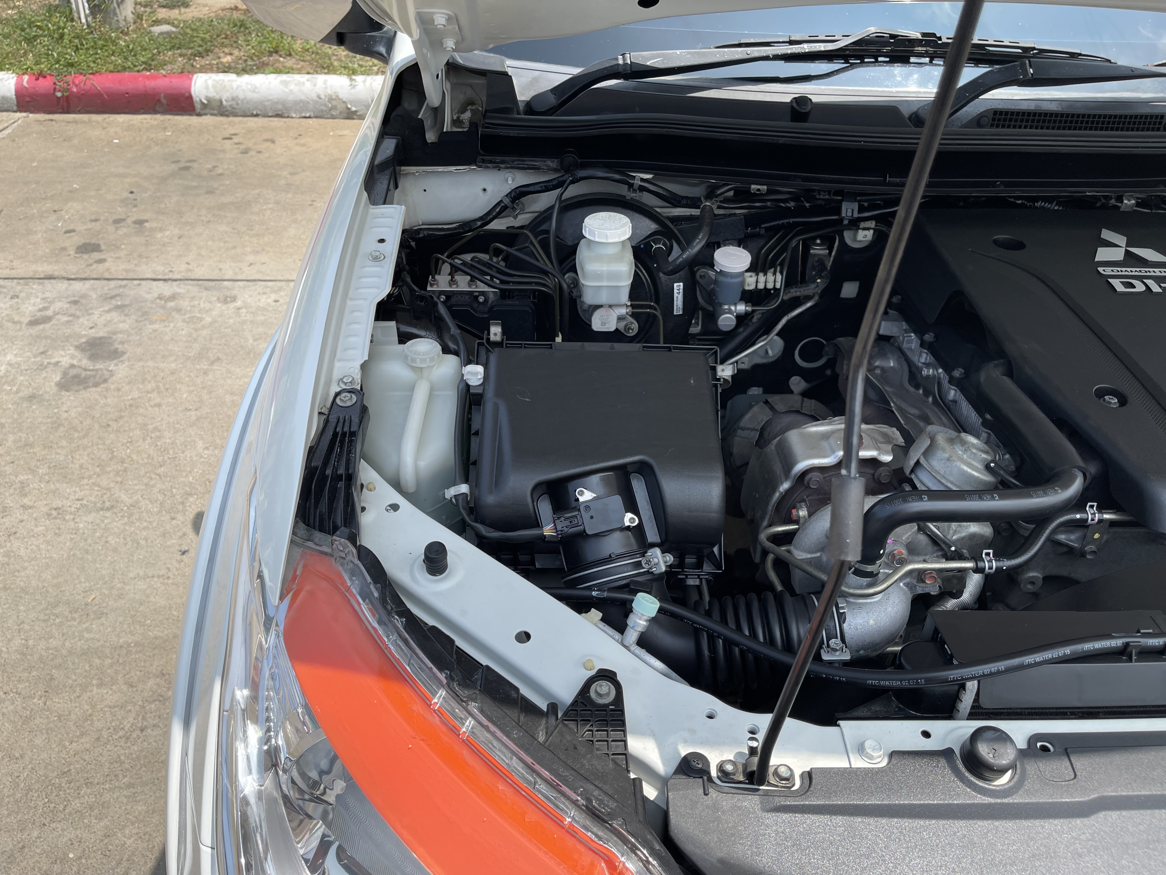 Mitsubishi Triton All New Cab 2.5 GLX Plus 2015 ขาวมุก