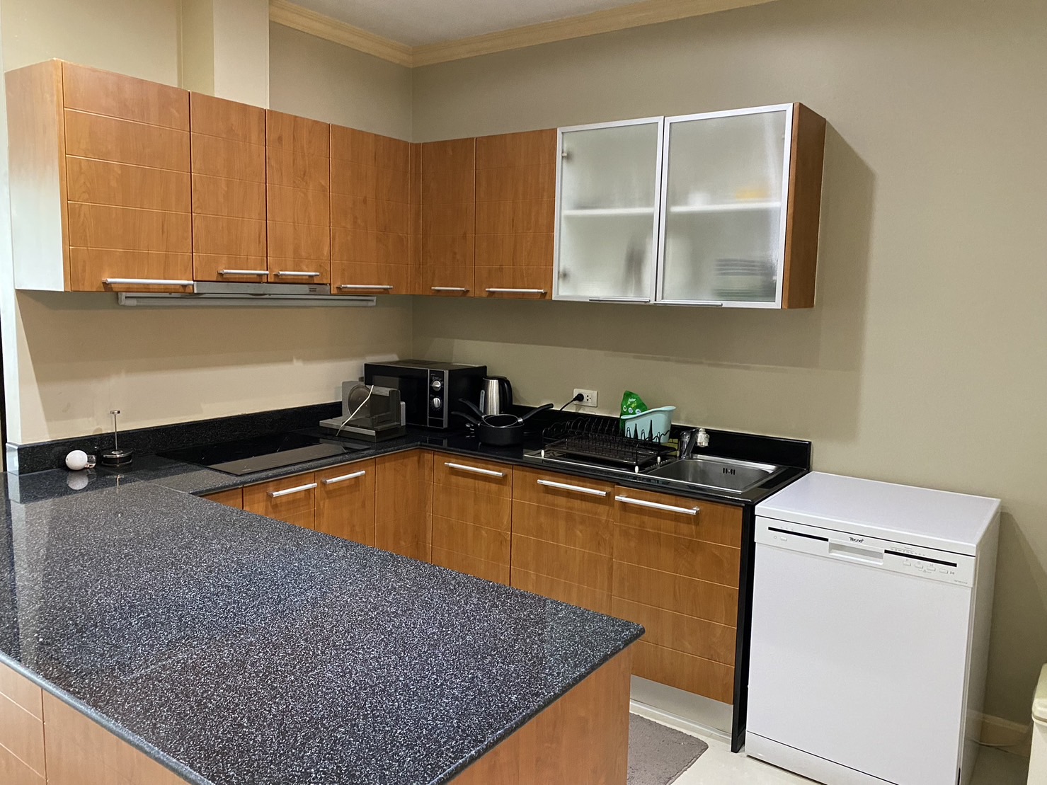 For Rent : Kathu, The Heritage Condo, 2 Bedroom 3 Bathroom, 1st Flr.