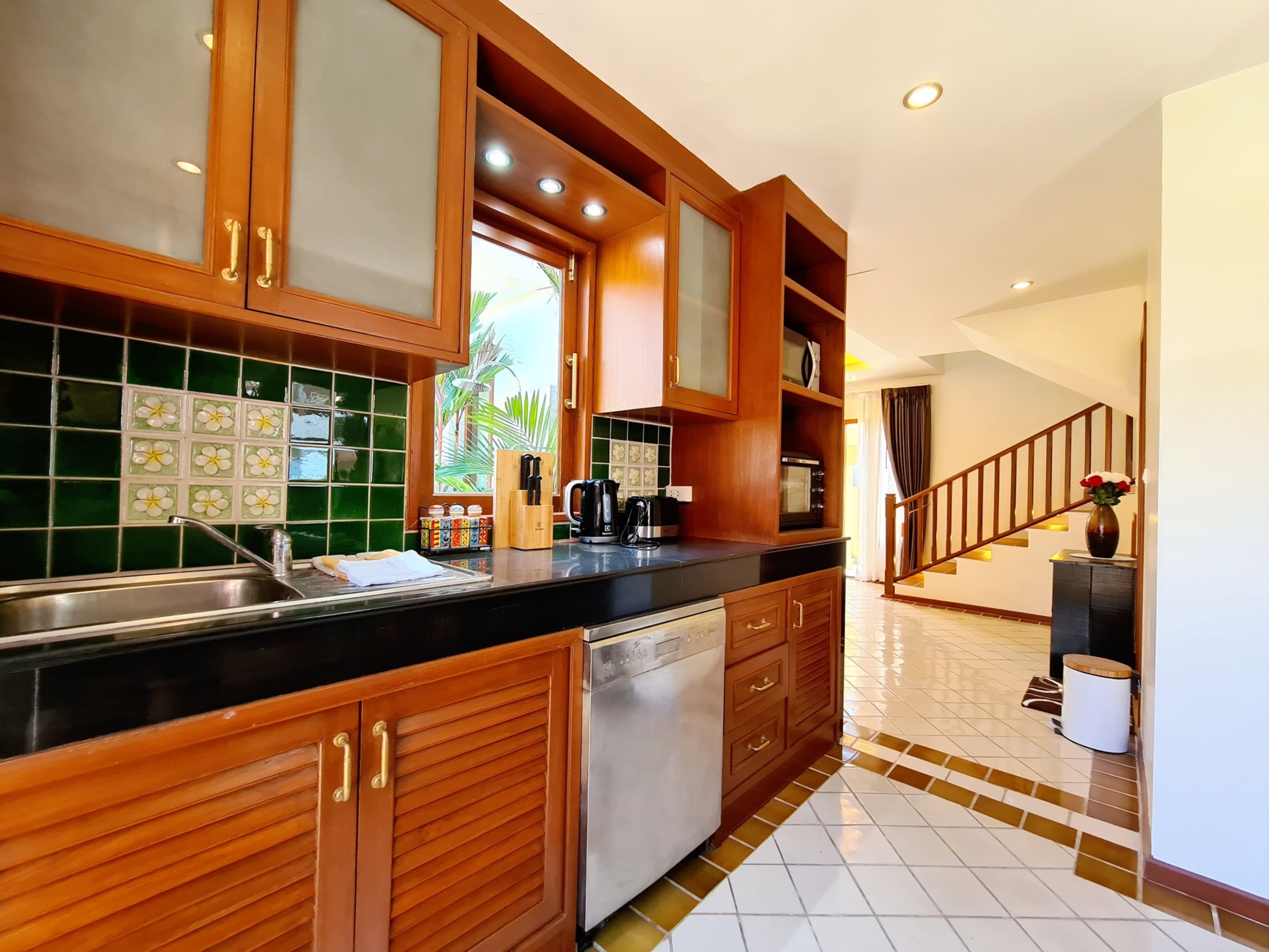 For Rent : Rawai, Stand alone pool villa, 3 bedrooms 4 bathrooms