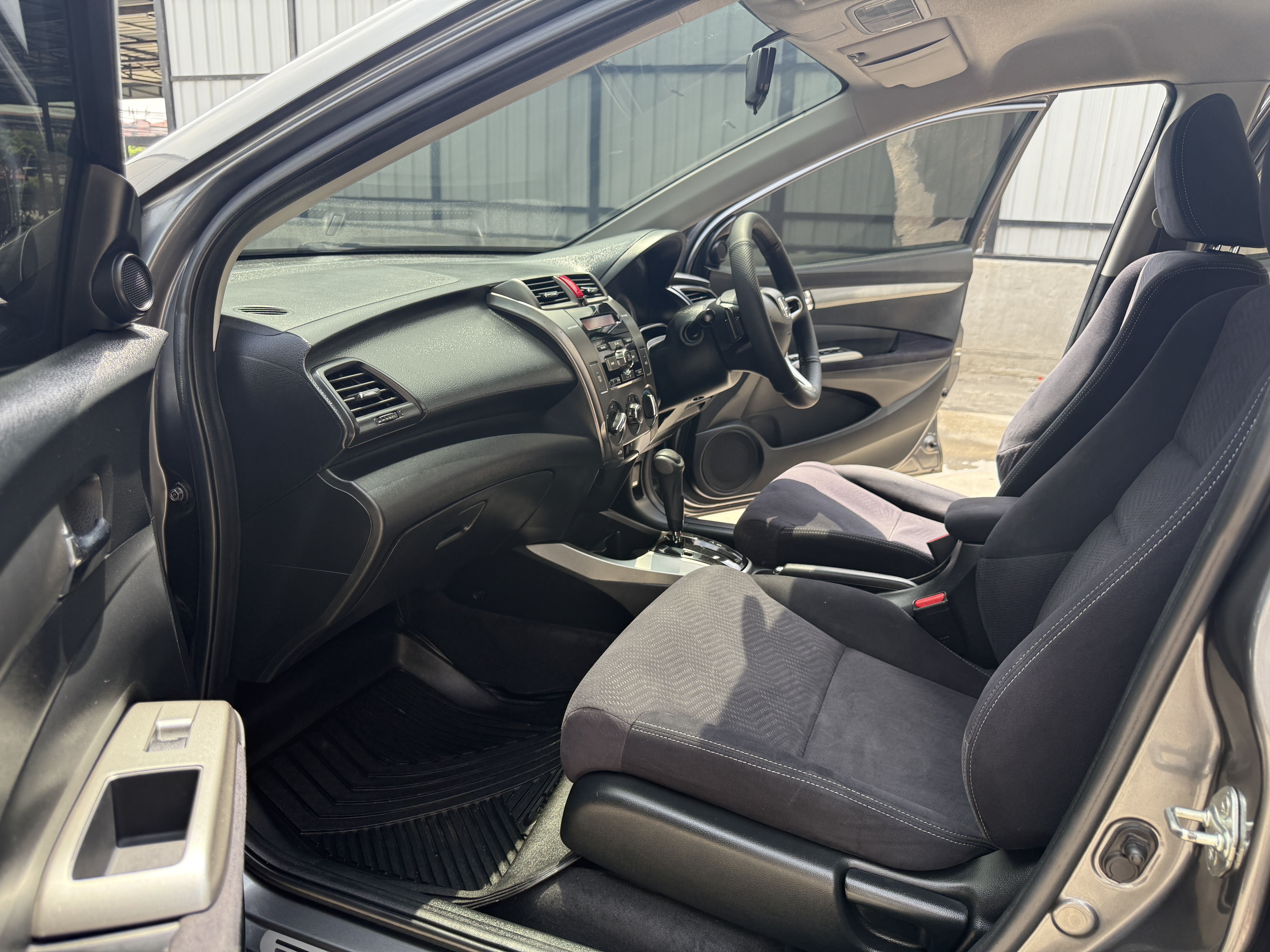 Honda City 1.5 SV At 2013 เทาดำ