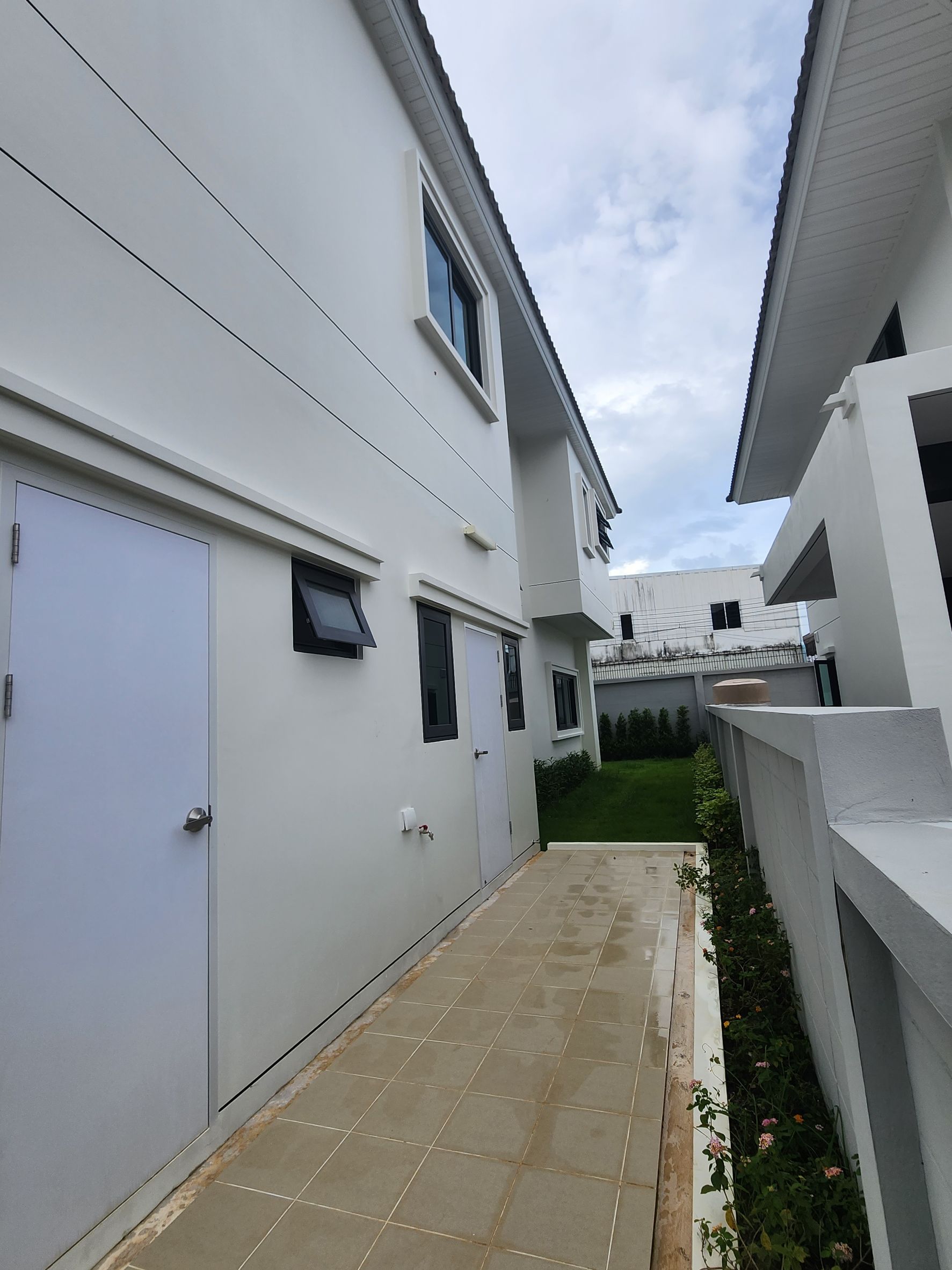 For Sales : Kohkaew, 2-storey detached house, 4 bedrooms 6 bathrooms