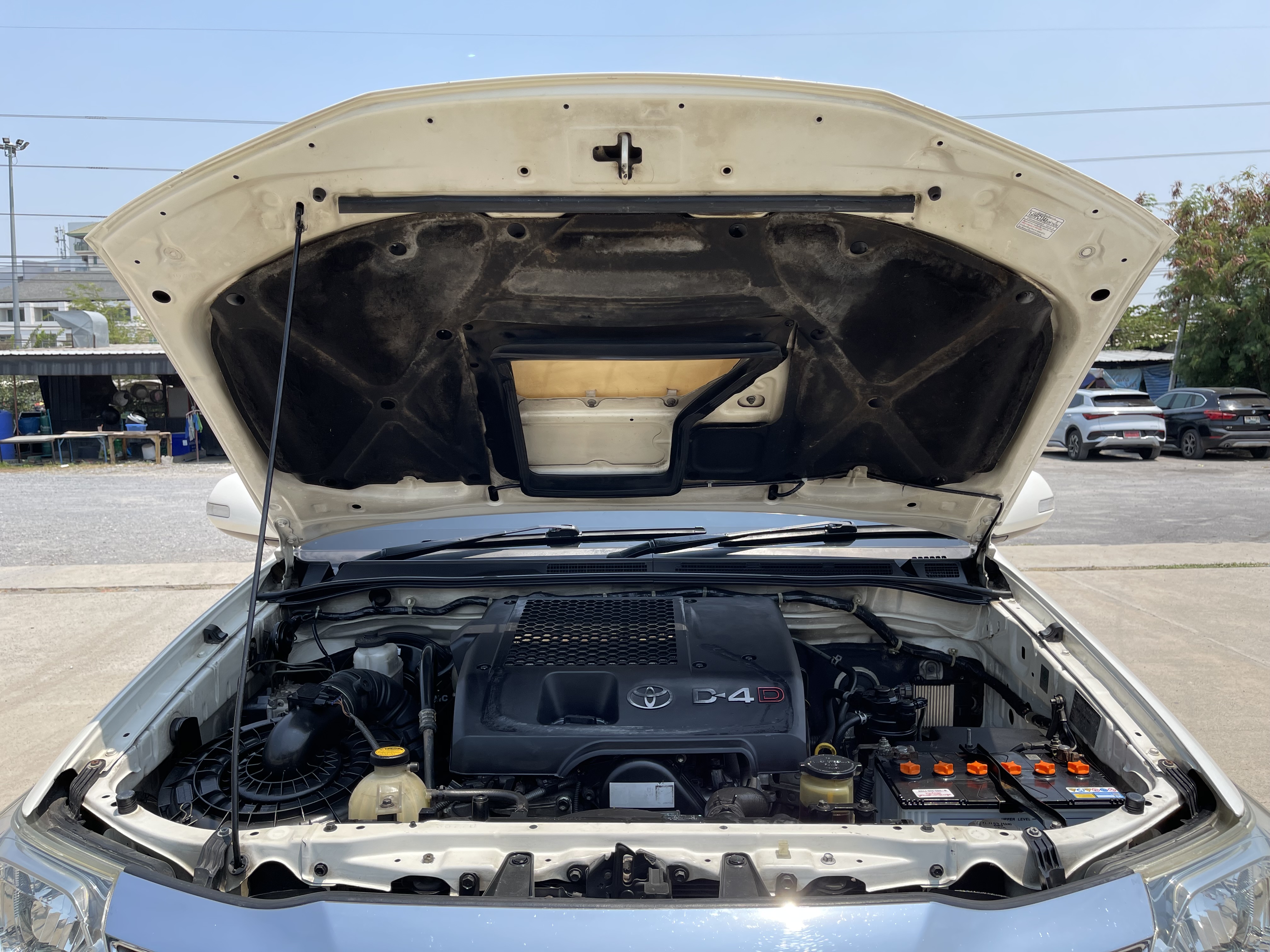 Toyota Fortuner 3.0 V 2WD At 2012 ขาวมุก