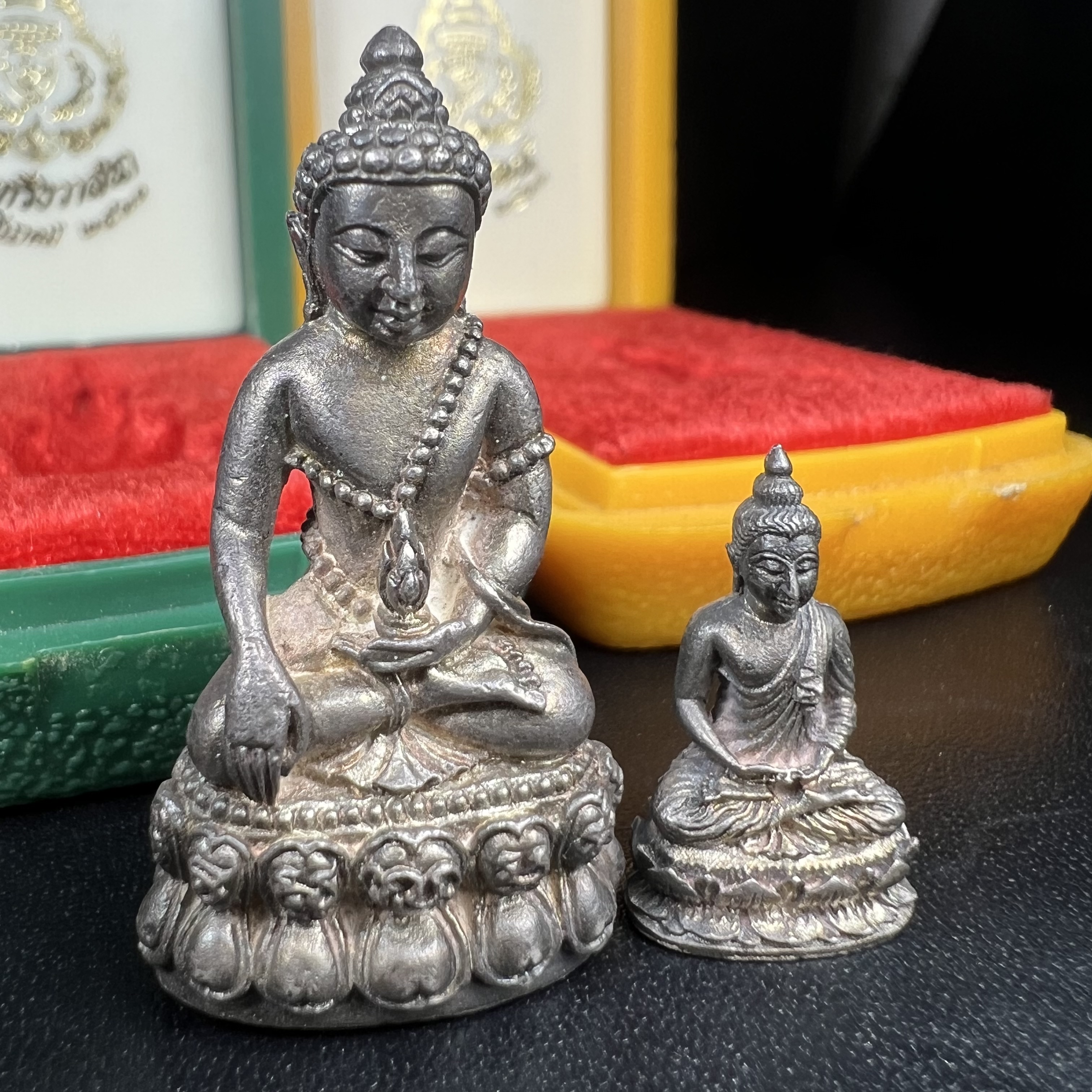 พระกริ่ง-พระชัยวัฒยน์วาสนาสมเด็จพระสังฆราช(วาสน์)วัดราชบพิธฯปี2531 เนื้อเงิน สร้างเป็นที่ระลึกในคราวที่สมเด็จพระอริยวงศาคตญาณ สมเด็จพระสังฆราช(วาสน์ วาสโน)มีพระชนมายุครบ90พรรษา(ในหลวง ร.9 เสด็จในพิธี)งานแกะแม่พิมพ์โดย นายช่างเกษม มงคลเจริญ)หายาก