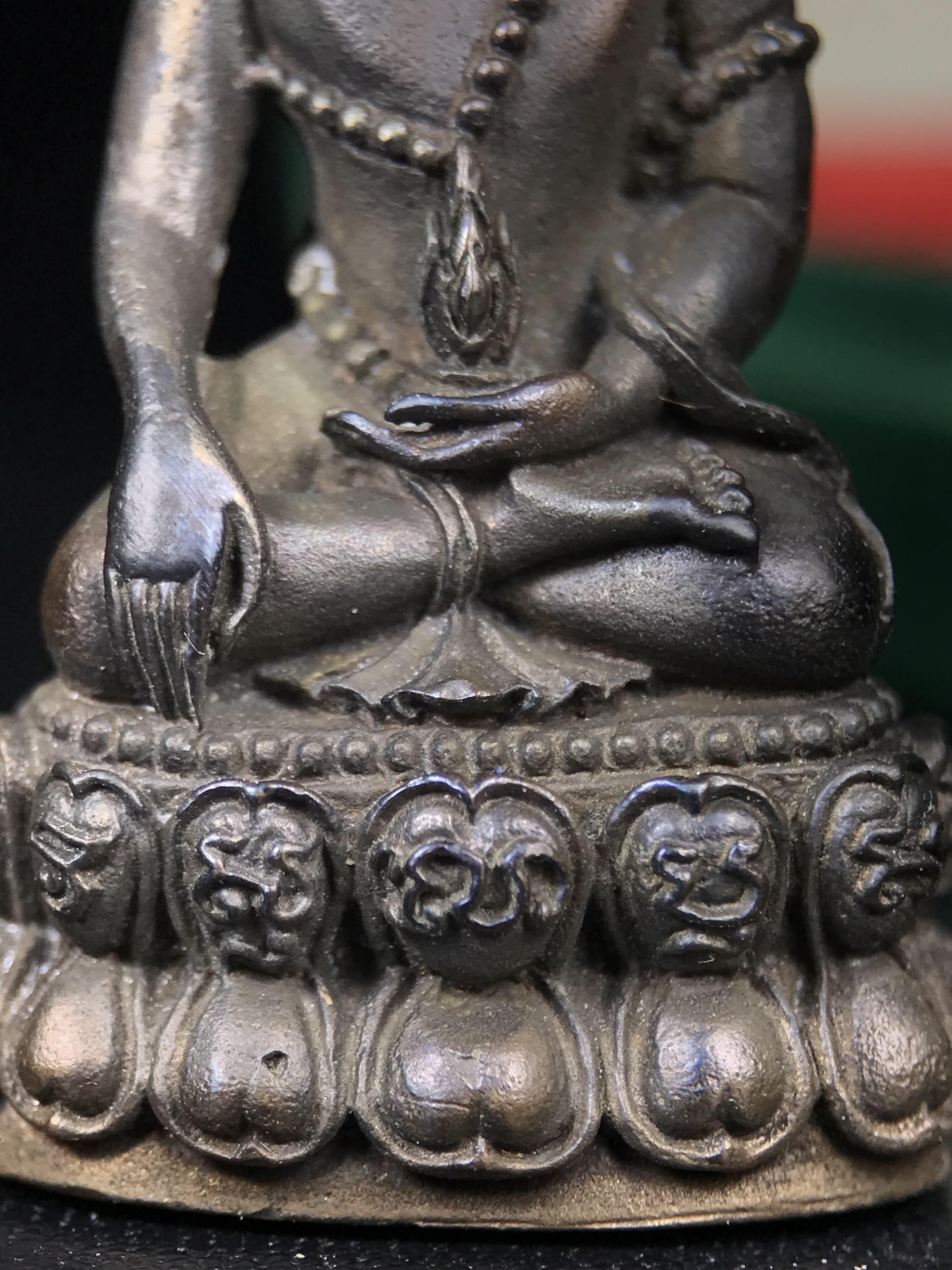 พระกริ่งวาสนา สมเด็จพระสังฆราช(วาสน์)วัดราชบพิธฯ ปี 2531 เนื้อนวโลหะ สร้างเป็นที่ระลึกในคราวที่สมเด็จพระอริยวงศาคตญาณ สมเด็จพระสังฆราช(วาสน์ วาสโน)มีพระชนมายุครบ90พรรษา(ในหลวง ร.9 เสด็จในพิธี)งานแกะแม่พิมพ์โดย นายช่างเกษม มงคลเจริญ)(1ใน1991องค์)