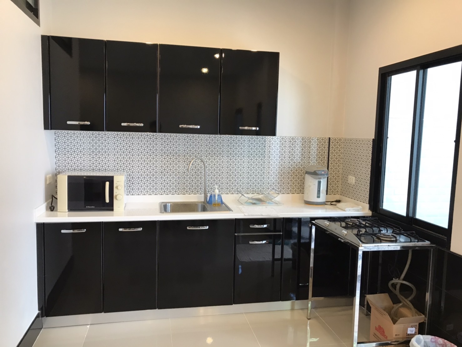 For Rent : 2-Storey Town home near Super Cheap Market, 3 Bedroom 3 Bathroom