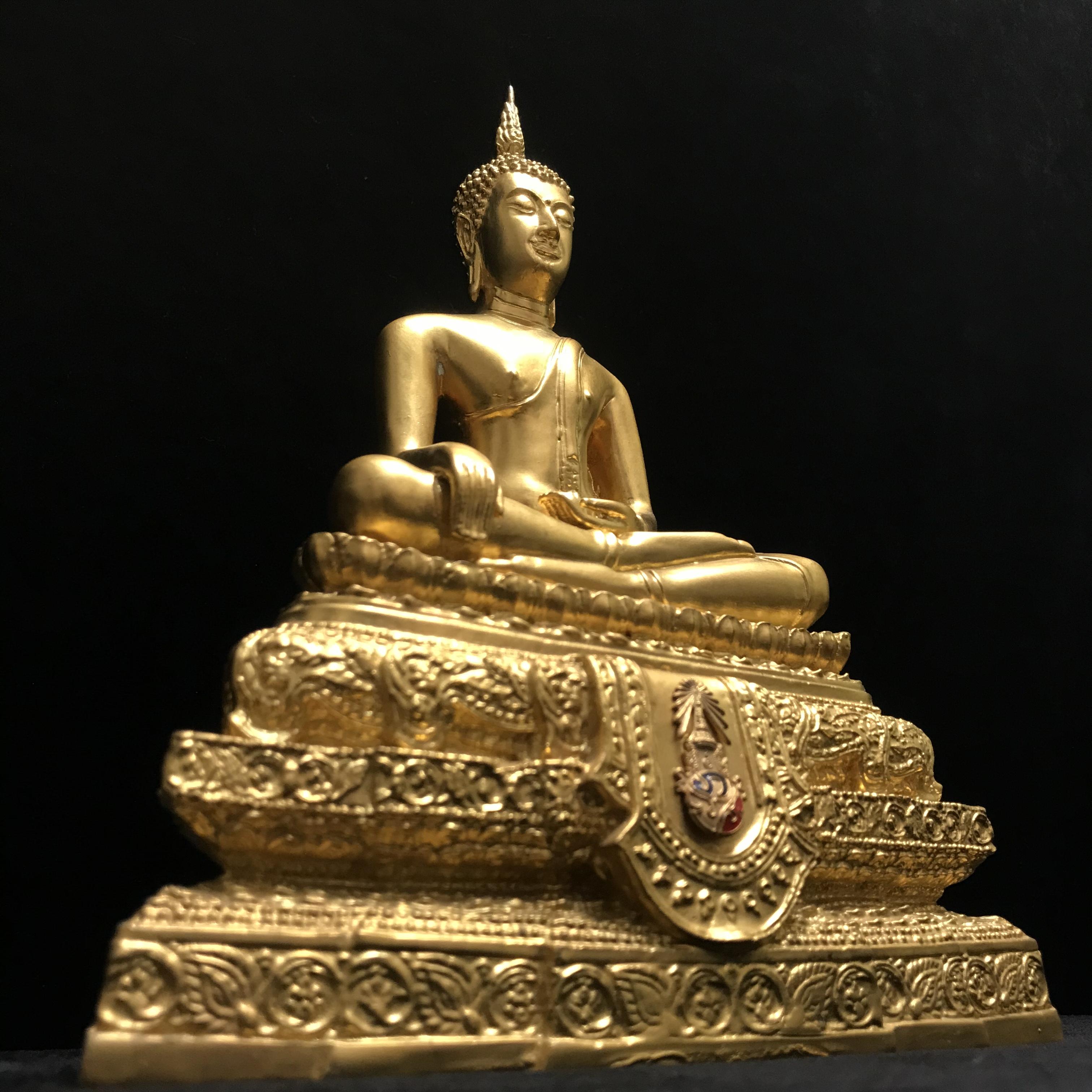 พระบูชาพระพุทธชินสีห์ ภปร. (รุ่น2) หน้าตัก 5นิ้ว ปิดทอง กองทุนฟันเทียมพระราชทาน ในวโรกาสมหามงคล 80 พรรษา ปี 2550 (องค์หมายเลข447)(1ใน1999องค์)หายาก