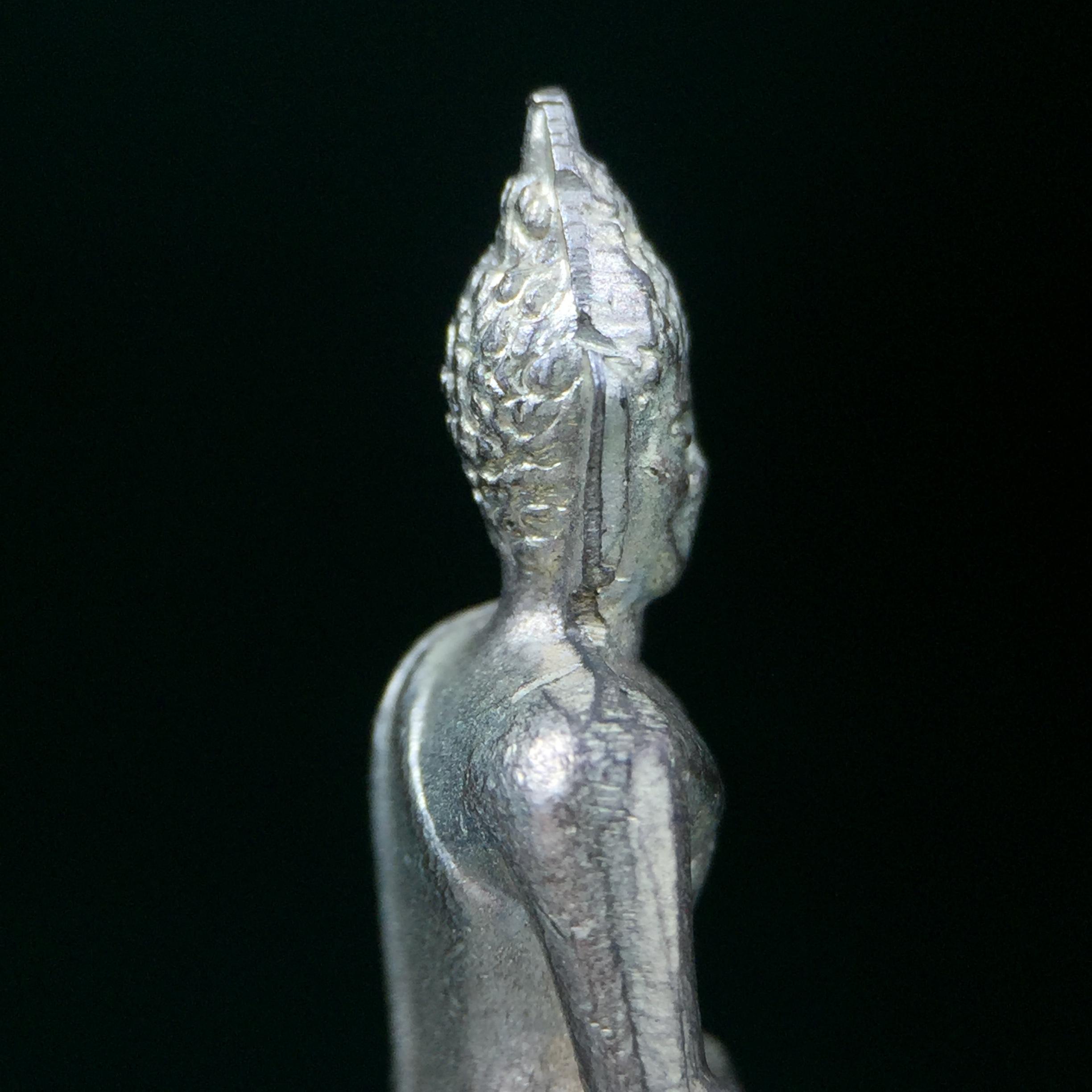 พระกริ่ง ภปร.(รุ่นแรก) วัดบวรนิเวศวิหาร พ.ศ.2508 กะไหล่เงินเดิม(กรรมการ)พิมพ์นิยม(ก้นตะไบหยาบ)สภาพคัดสวยเดิม(ในหลวงรัชกาลที่9ทรงเสด็จเททอง)พบเจอน้อยหายากมาก