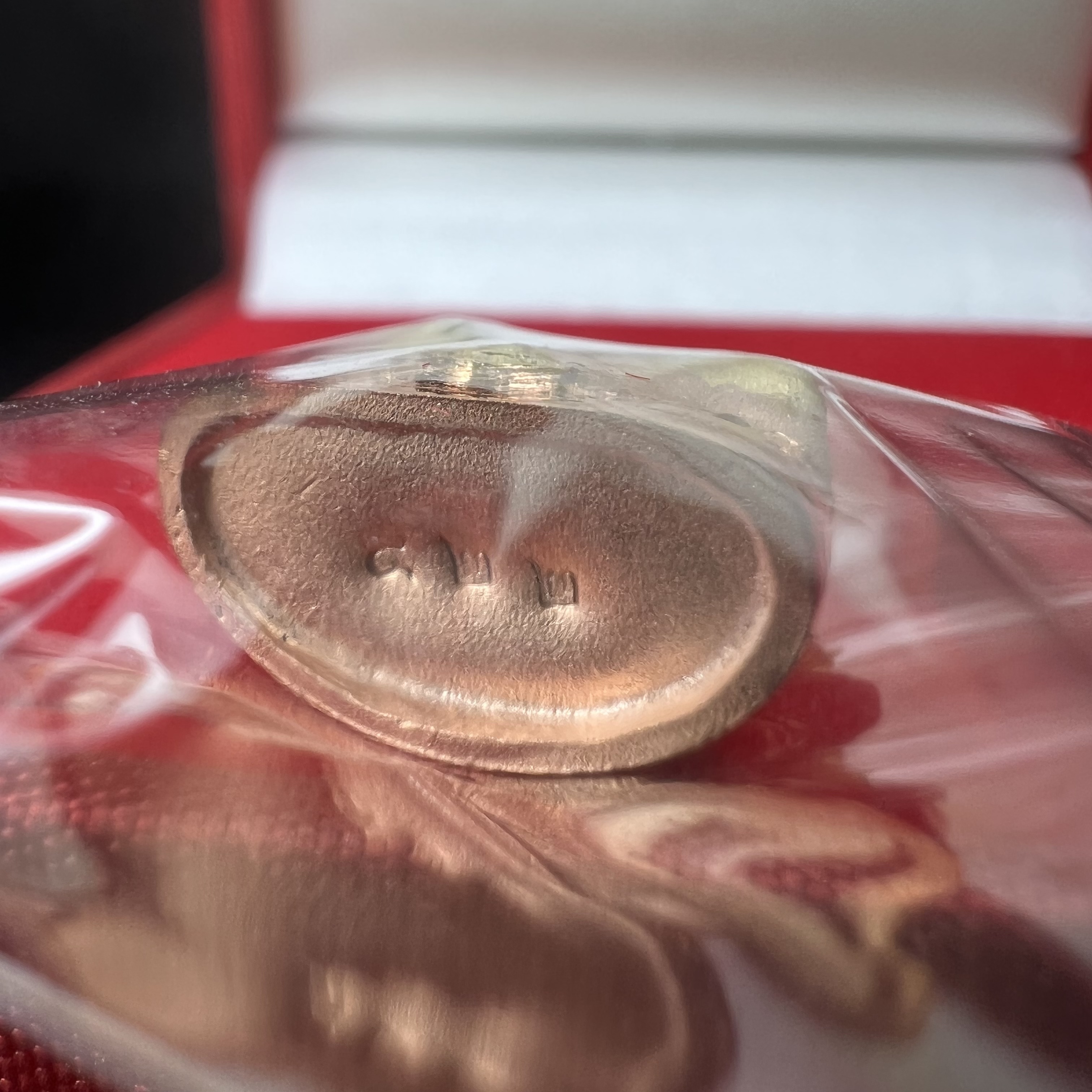 พระไพรีพินาศ รุ่นมหามงคล 72 พรรษา (6 รอบ) ในหลวงรัชกาลที่9 ปี2542 พิมพ์ใหญ่ เนื้อเงินบริสุทธิ์ 99.9% ชุบสามกษัตริย์แบบพ่นทรายขัดเงาบางส่วน(สภาพสวยซีนซองเดิมกล่องบรรจุเดิมครบสมบูรณ์)1 ใน 1500 องค์