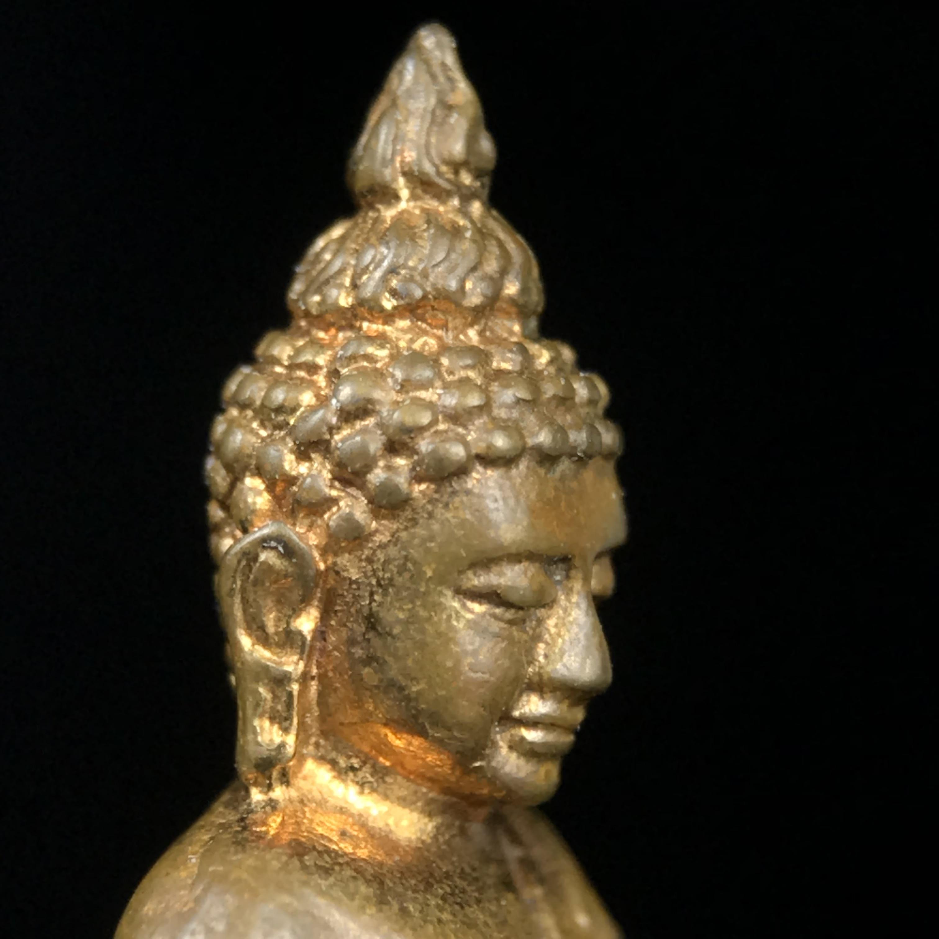 พระกริ่งไพรีพินาศ บรรจุเหล็กไหล ครั้งแรกและครั้งเดียวในประวัติศาสตร์ เฉลิมพระเกียรติ พระบาทสมเด็จพระเจ้าอยู่หัวรัชกาลที่9 พระชนมพรรษา 6 รอบ ปี2542 เนื้อสัมฤทธิ์(บรรจุเหล็กไหล)ดีนอก-ดีใน พิธีใหญ่ มวลสารเด่น (หายาก)