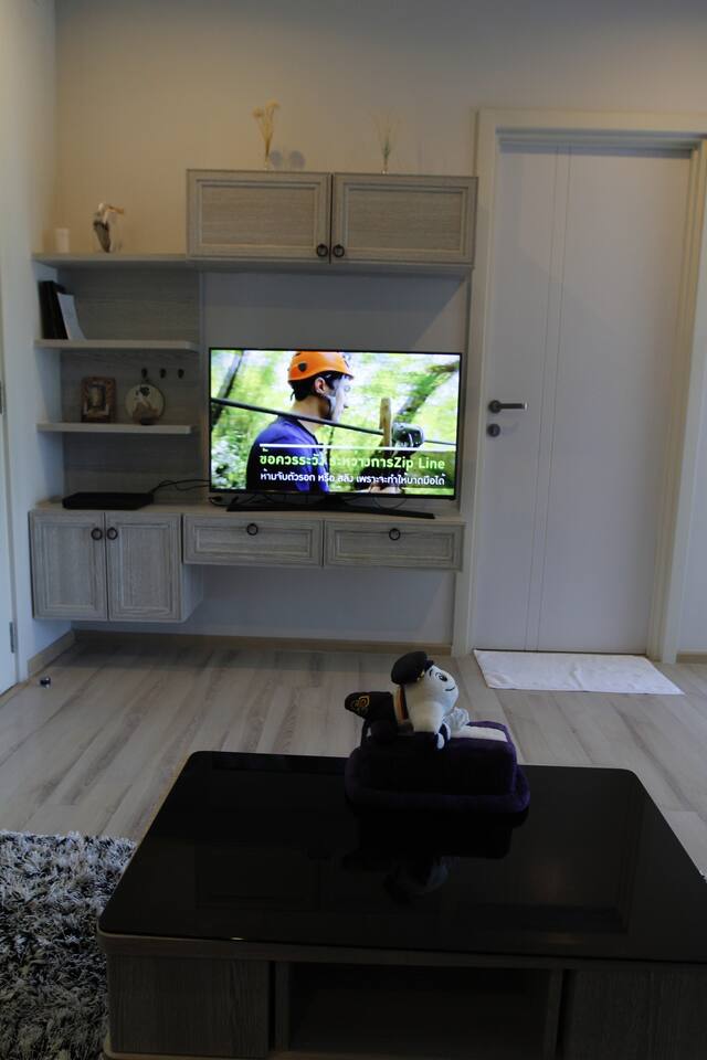 For Rent : Samkong,The Base Heiht 1 Bedroom 1 Bathroom, 9th Floor, City View.