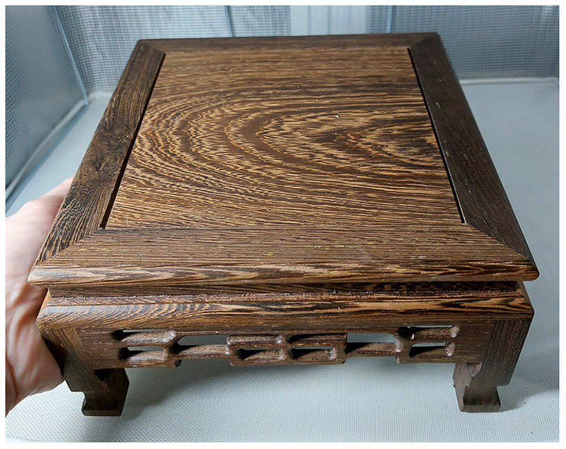 ฐานไม้ หรือกี๋สี่เหลี่ยมจัตุรัส 18.3cm ตัวละ