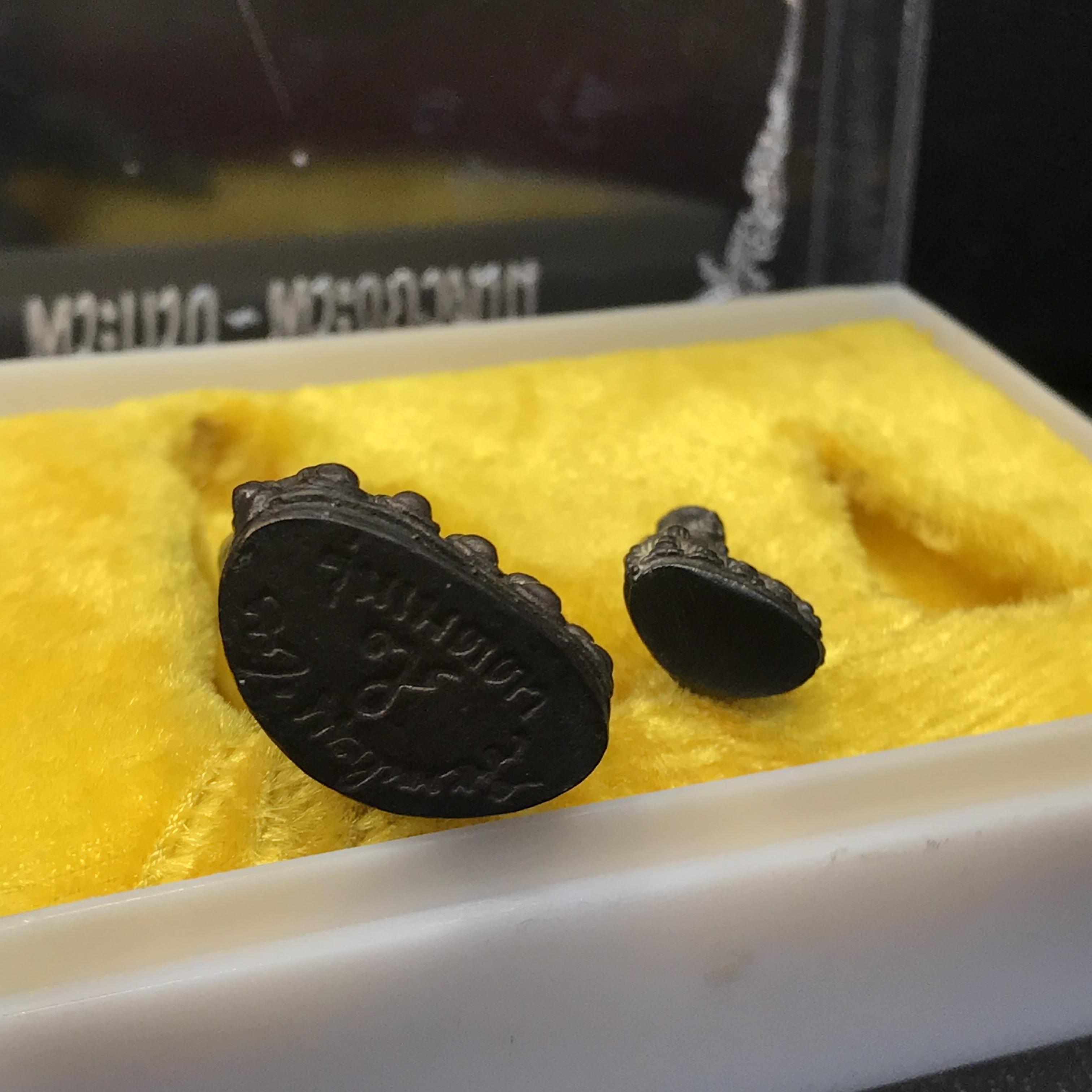 พระกริ่ง-พระชัยวัฒน์ รุ่นเมตตา ปี2529 วัดบวรนิเวศวิหาร เนื้อนวโลหะ(ในหลวงร.9เสด็จเททอง)(1ใน999ชุด)