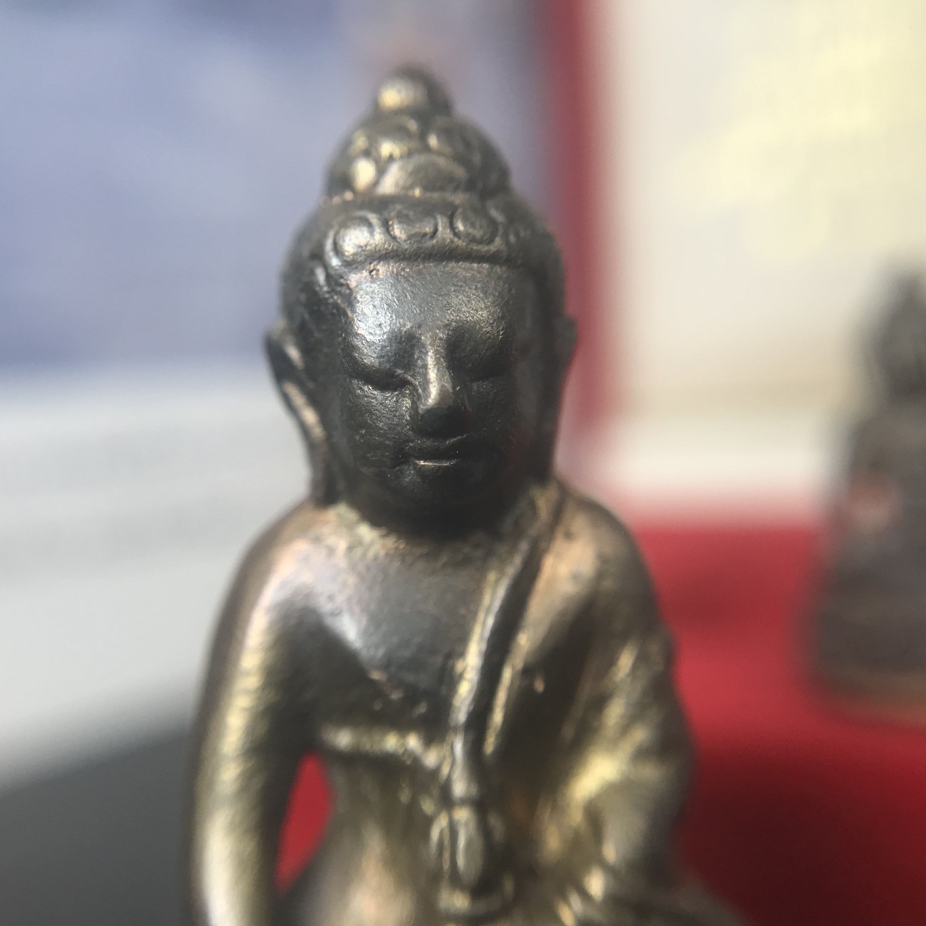 พระกริ่ง-พระชัยวัฒน์ ปวเรศ ปี2530 วัดบวรนิเวศราชวรวิหาร(ในหลวง ร.9 เสด็จเททอง)(บรรจุเส้นเกศาในหลวงรัชกาลที่9)พร้อมสูจิบัตรเดิมตอนจัดสร้าง(สภาพสวยครบสมบูรณ์) (องค์หน้าใหญ่)(องค์ทองทบ)แบบพิมพ์นิยมหายาก