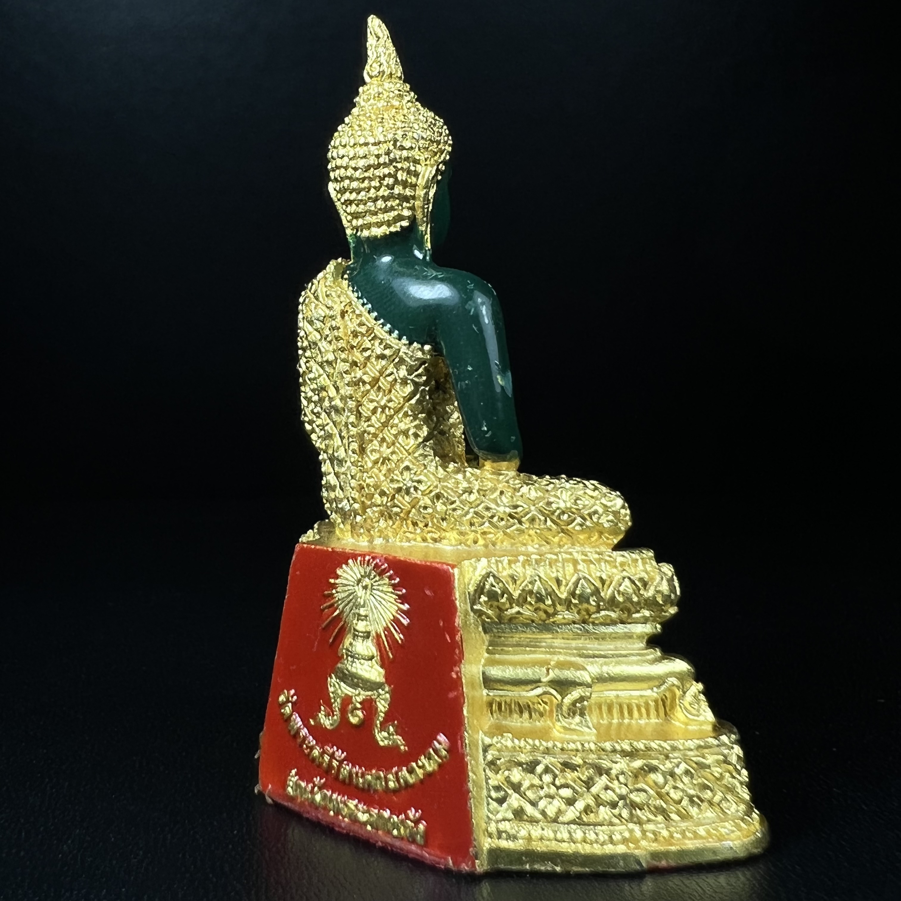 พระพุทธมหามณีรัตนปฏิมากร(พระแก้วมรกต) วัดพระศรีรัตนศาสดาราม สำนักพระราชวัง จัดสร้าง ฤดูฝน หน้าตัก 2 นิ้ว(บรรจุมวลสารใต้ฐาน)