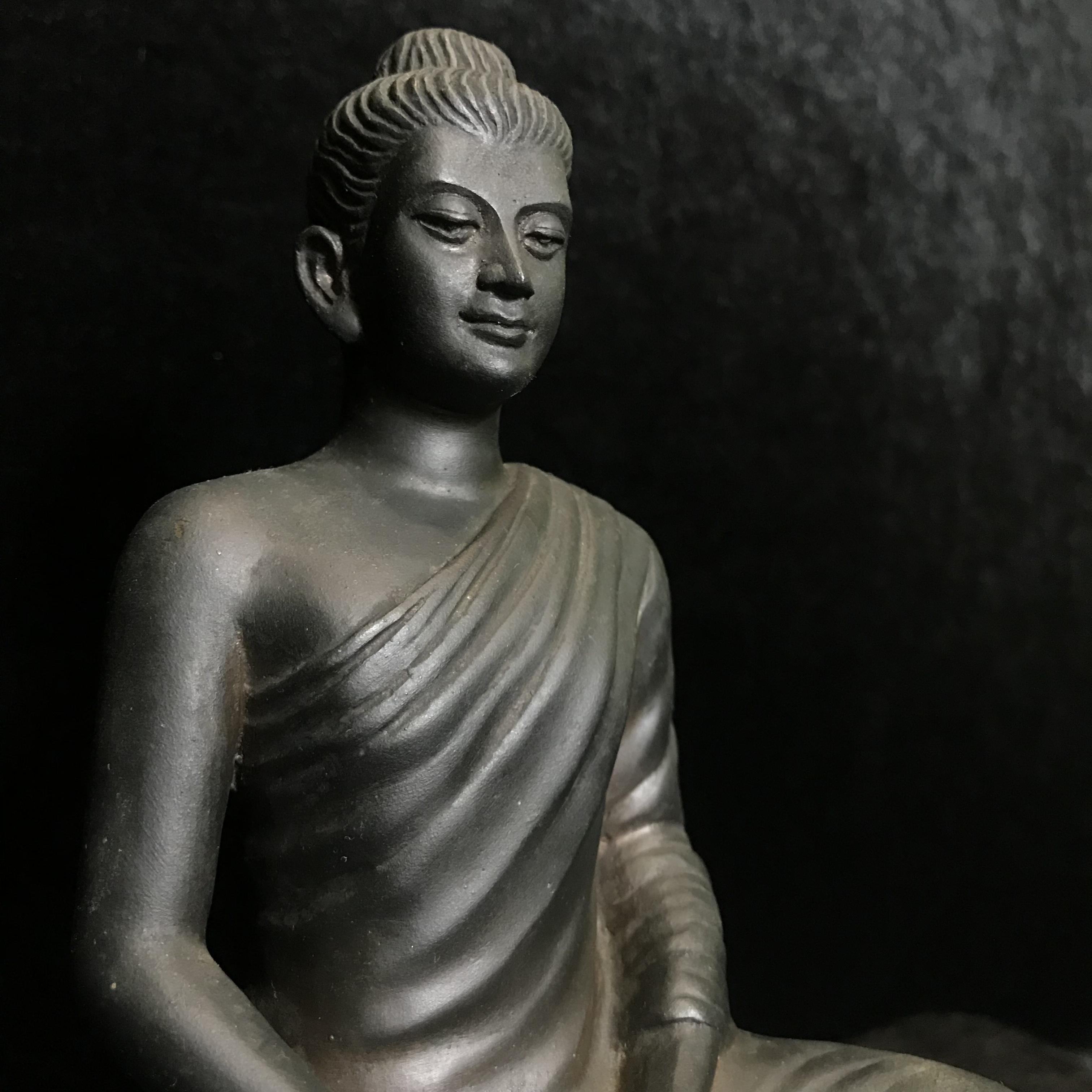 พระพุทธศรีประกายสิทธิ์ ภปร.วัดบวรนิเวศวิหาร ที่ระลึกสร้างโรงพยาบาลสมเด็จพระ ศรีนครินทร์ ปี 2525 หน้าตัก 5นิ้ว(พระราชทานเม็ดพระธาตุบรรจุใต้ฐาน)