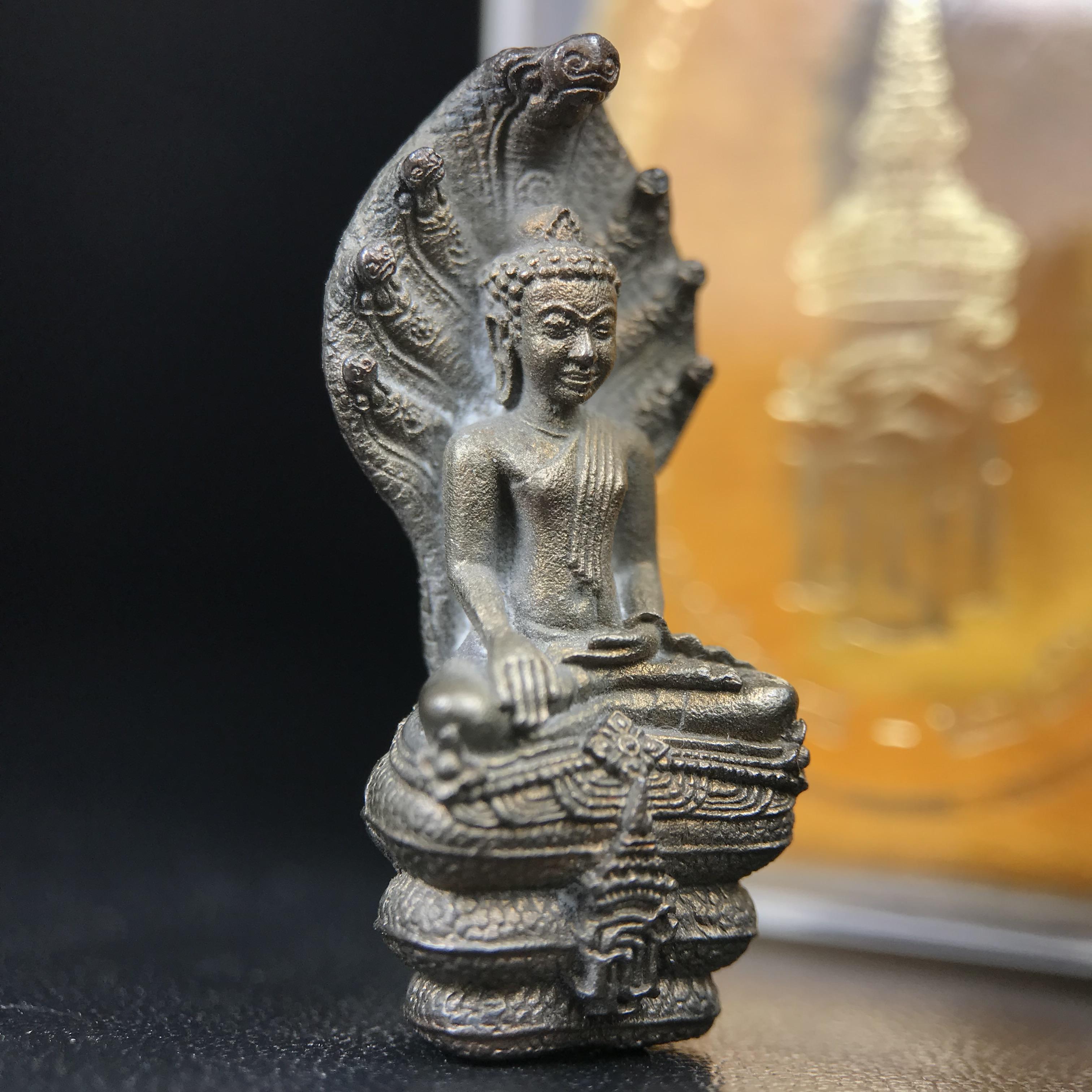 พระพุทธรูปนาคปรกปางมารวิชัย สธ. เนื่องวโรกาสสมเด็จพระเทพรัตนราชสุดาฯทรงเจริญพระชนมายุครบ 3รอบ ปี2534 พระกริ่งนวโลหะ พิธีพุทธาภิเษก ณ วัดบวรนิเวศวิหาร โดยมีสมเด็จพระญาณสังวรสมเด็จพระสังฆราชเป็นองค์ประธาน(พิธีใหญ่ มวลสารดี พุทธศิลป์งดงาม)อุดมวลสารผงจิตรลดา