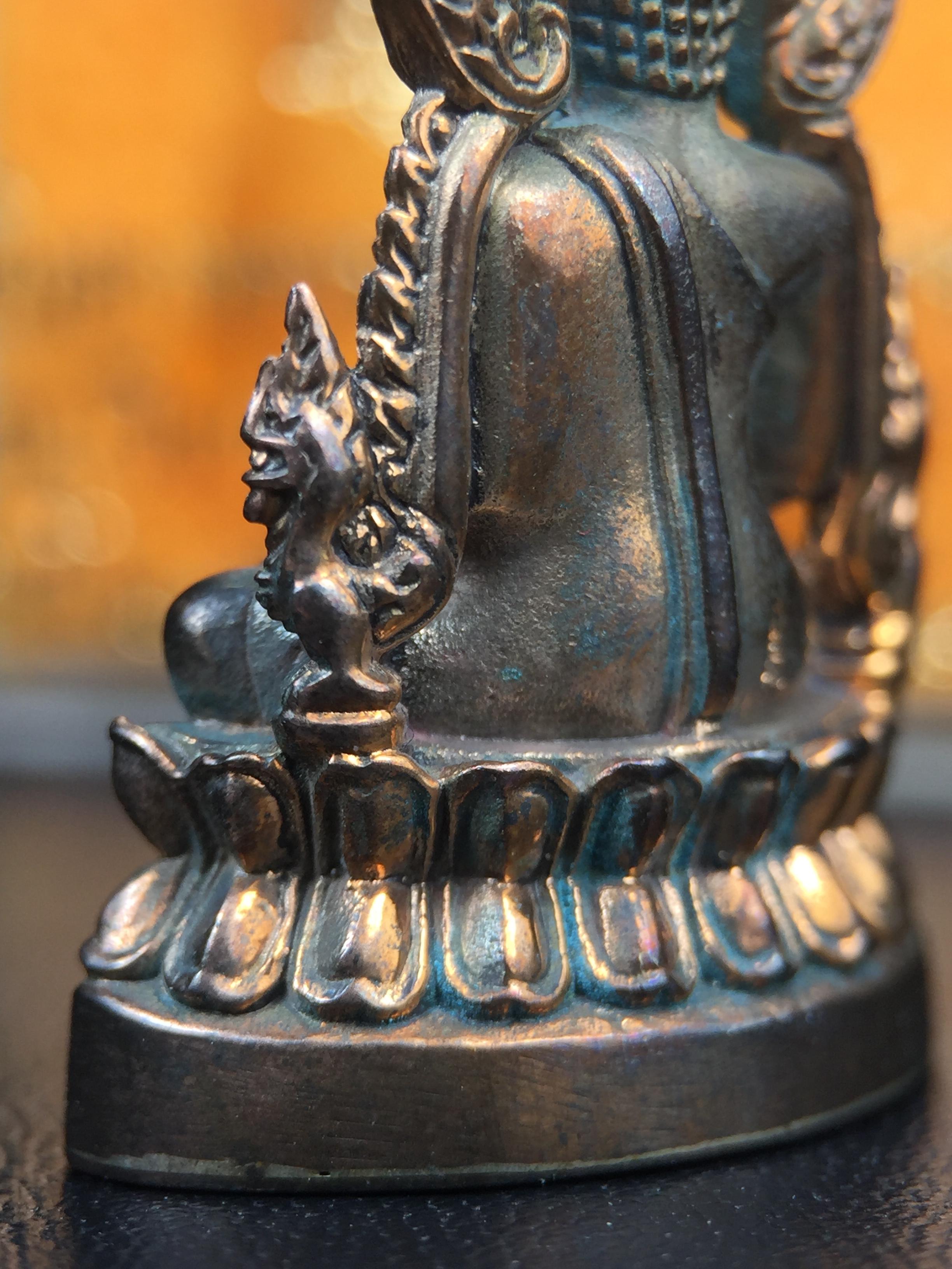 พระพุทธชินราช ญสส. วัดพระศรีมหาธาตุ จ.พิษณุโลก ปี2543 กริ่งชินราชเนื้อนวโลหะเต็มสูตร (ผสมทองคำ 2 บาท ต่อน้ำหนักเนื้อ 1 กิโลกรัม) พิธีใหญ่ รุ่นแรกและรุ่นเดียวที่ หลวงปู่หมุน ฐิตสีโล วัดบ้านจาน มาร่วมปลุกเสก(องค์หมายเลข 505 เลขสวย)(1 ใน 2543 องค์)นิยม