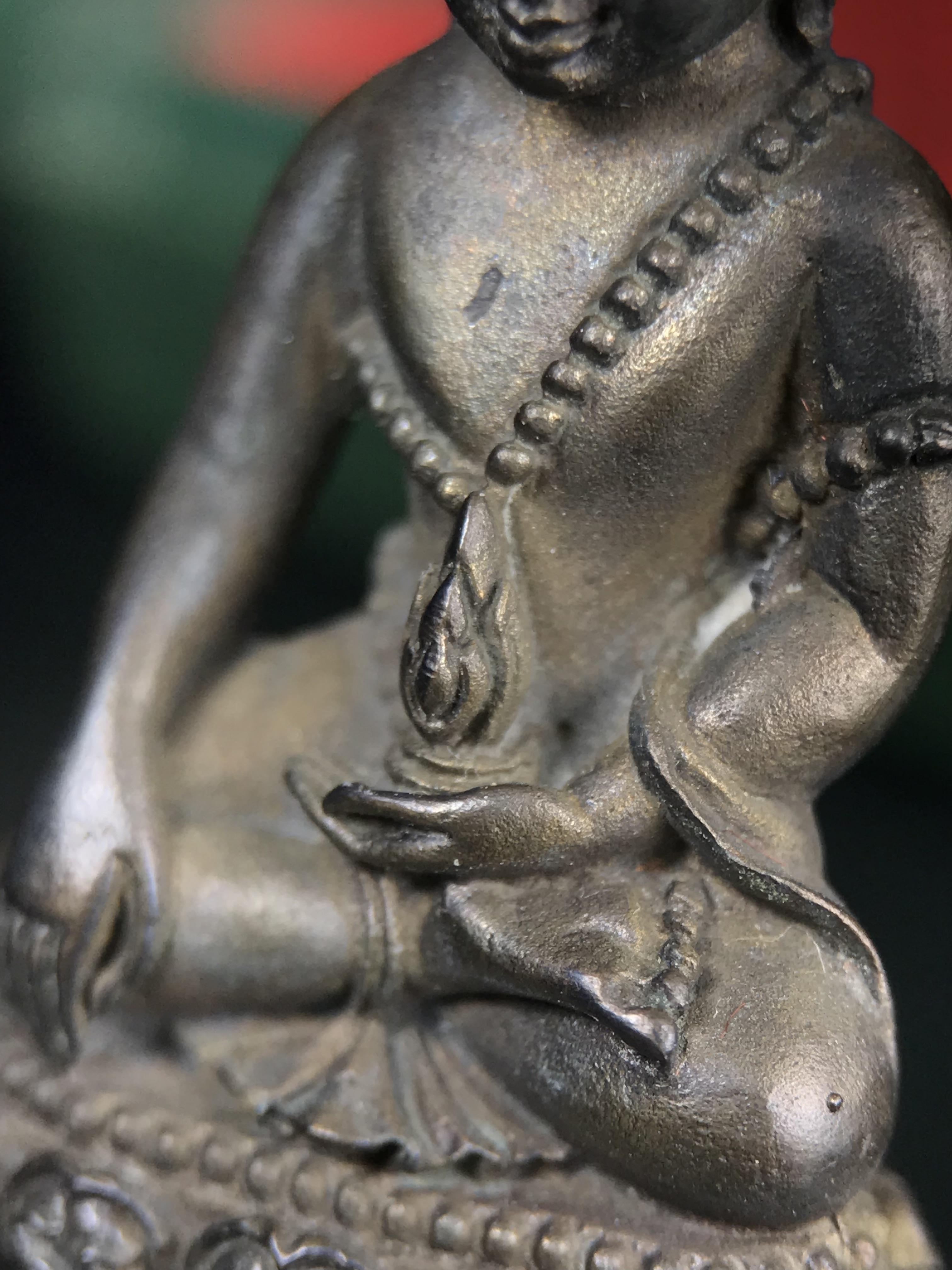 พระกริ่งวาสนา สมเด็จพระสังฆราช(วาสน์)วัดราชบพิธฯ ปี 2531 เนื้อนวโลหะ สร้างเป็นที่ระลึกในคราวที่สมเด็จพระอริยวงศาคตญาณ สมเด็จพระสังฆราช(วาสน์ วาสโน)มีพระชนมายุครบ90พรรษา(ในหลวง ร.9 เสด็จในพิธี)งานแกะแม่พิมพ์โดย นายช่างเกษม มงคลเจริญ)(1ใน1991องค์)