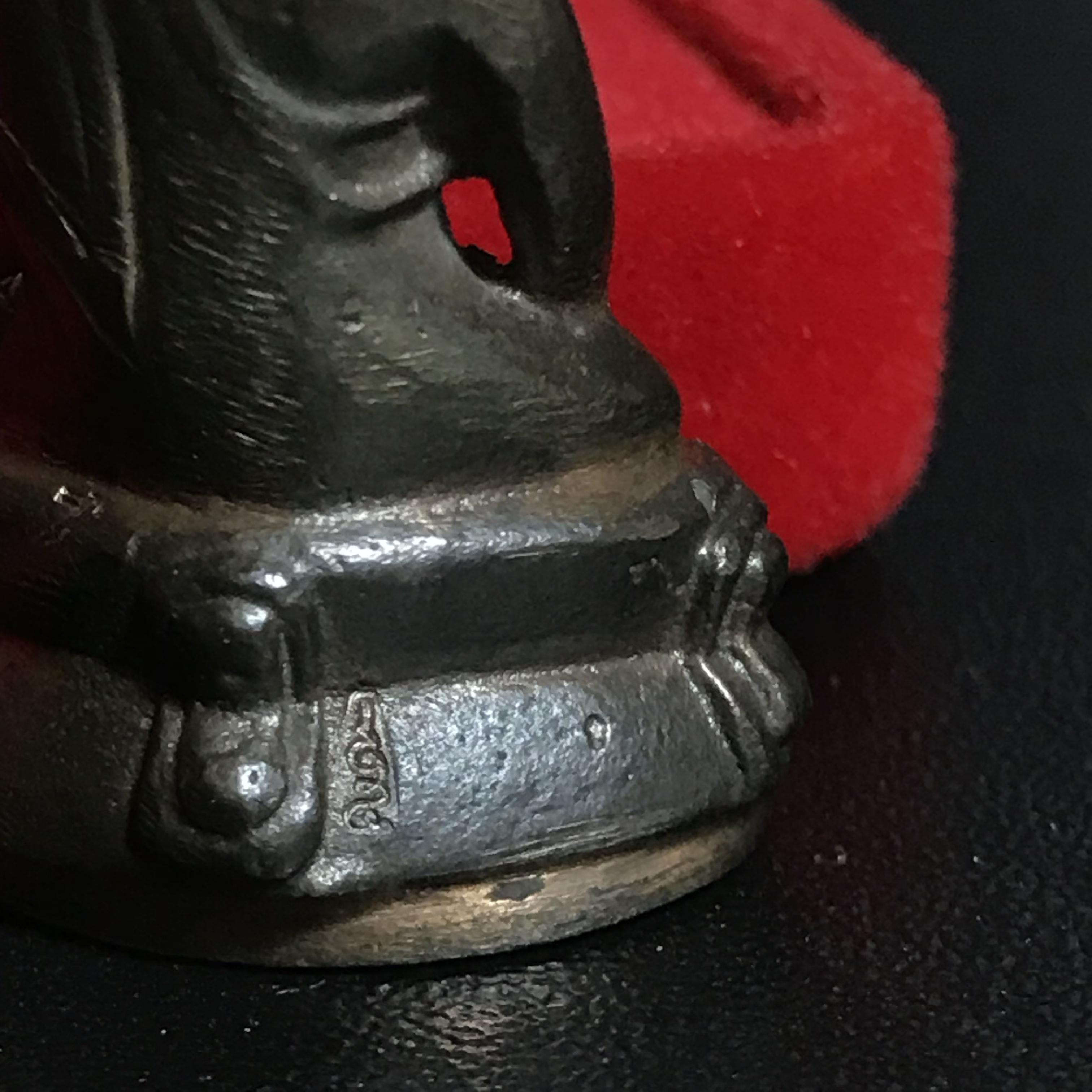 พระกริ่ง-พระชัยวัฒน์ ปวเรศ ปี2530 วัดบวรนิเวศราชวรวิหาร(ในหลวง ร.9 เสด็จเททอง)(บรรจุเส้นเกศาในหลวงรัชกาลที่9)