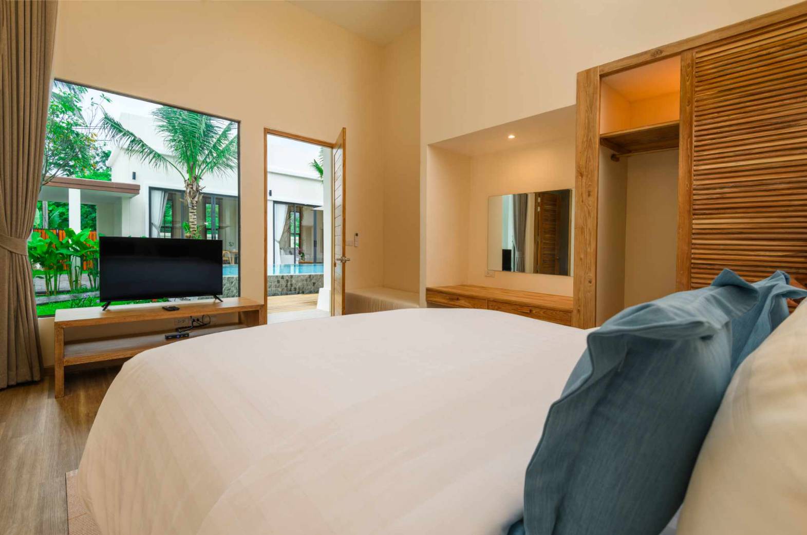 For Rent : Manic-Cherngtalay, Brand New Private Pool Villa, 5 Bedrooms 6 Bathrooms