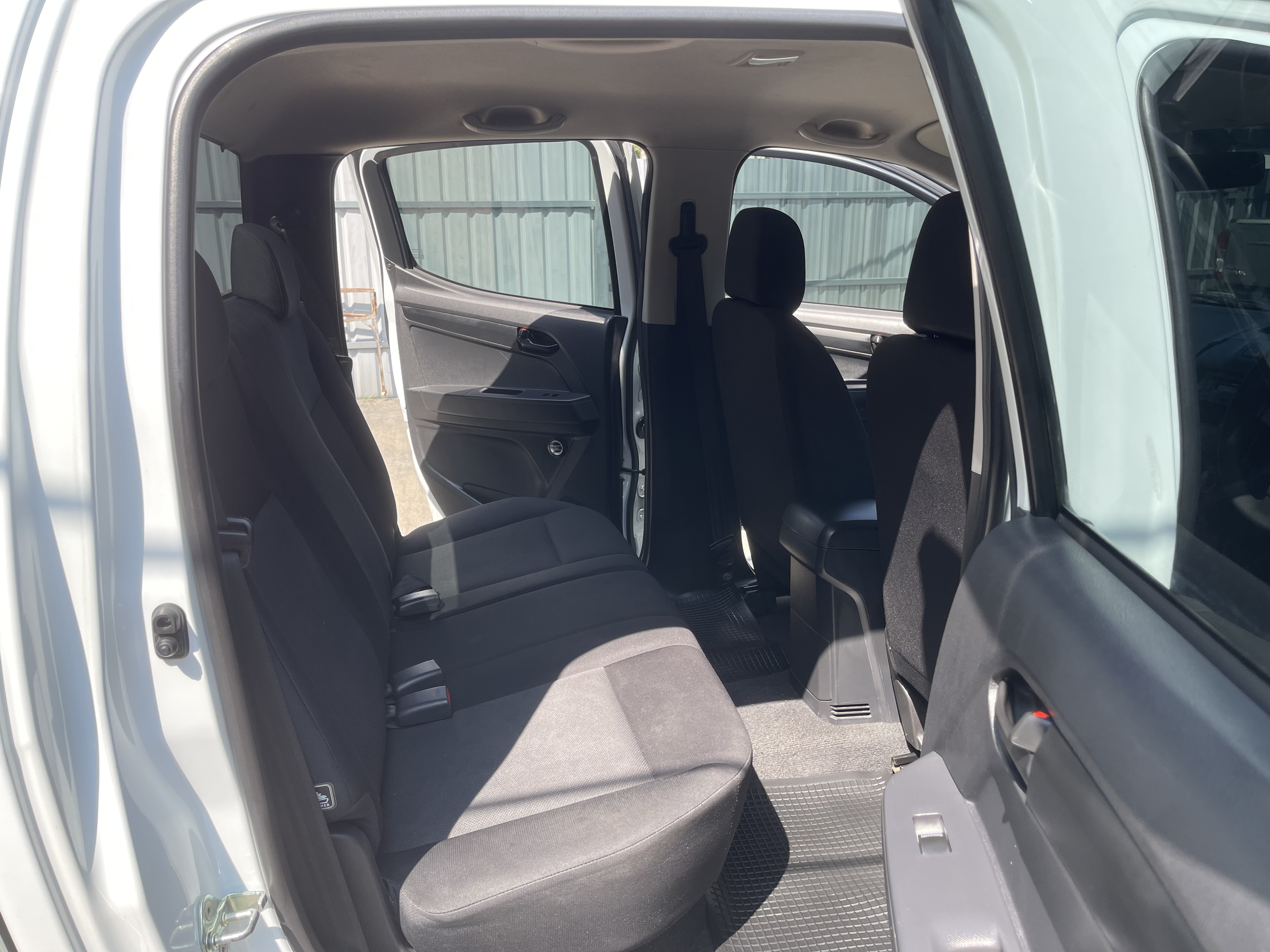 Isuzu Dmax All New 4ประตู 1.9 S 2018 ขาว