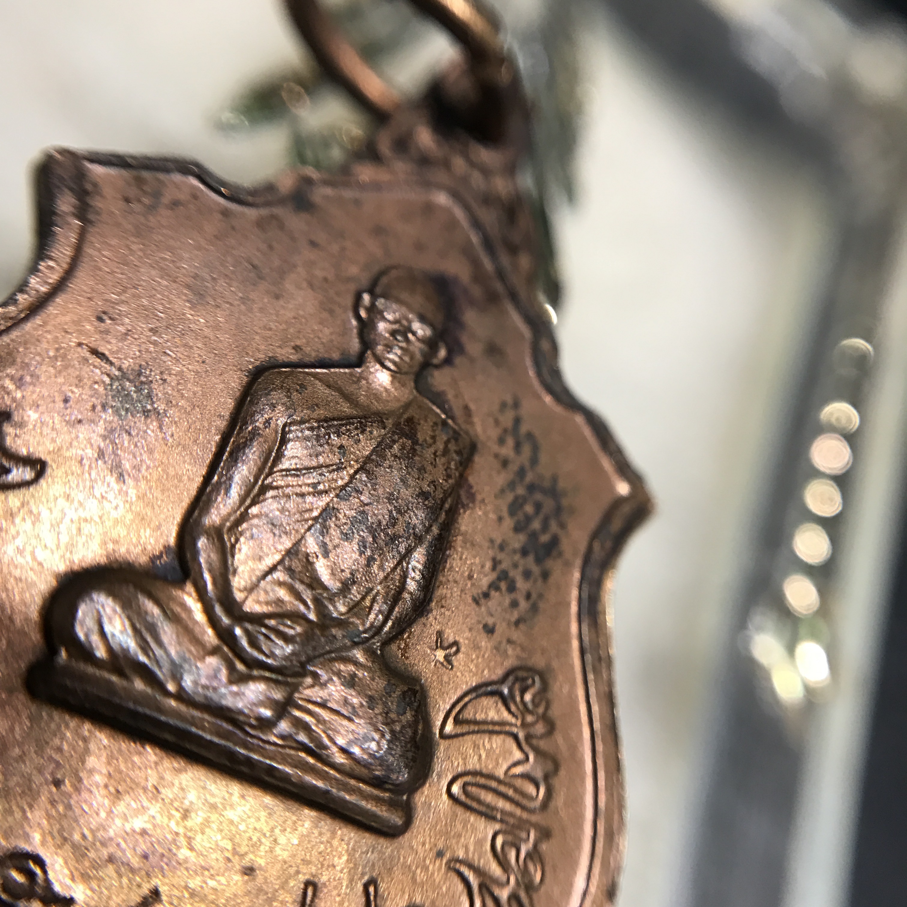 เหรียญในหลวงทรงผนวช-พระพุทธชินราช กองทัพภาคที่3จัดสร้าง ปี2517 เนื้อนวโลหะกล่องเดิม(หายาก)(ในหลวง ร.9 เสด็จในพิธี)