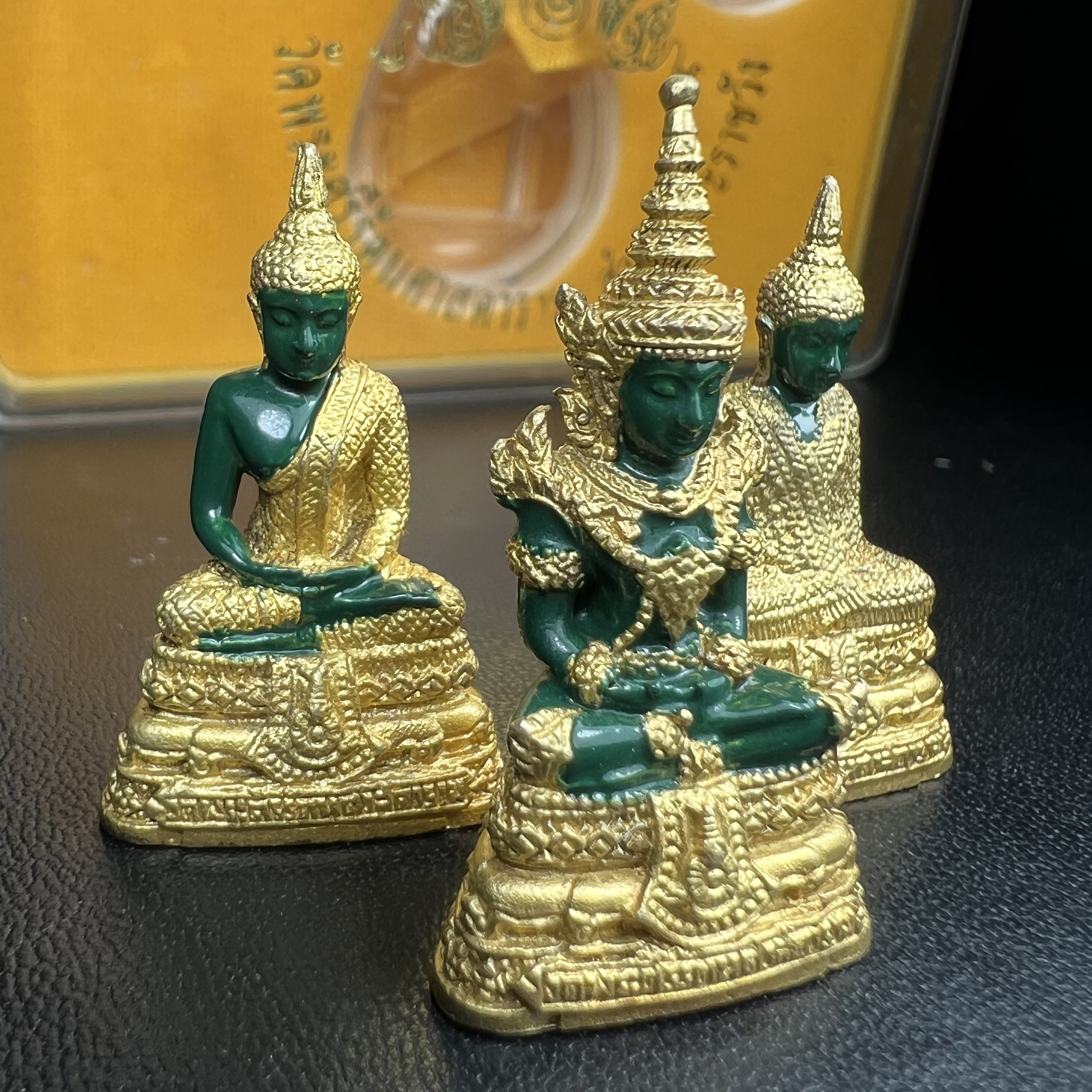 พระพุทธมหามณีรัตนปฏิมากร(พระแก้วมรกต) วัดพระศรีรัตนศาสดาราม สำนักพระราชวัง จัดสร้าง ชุด3 ฤดู ร้อน ฝน หนาว(บรรจุมวลสารใต้ฐาน)