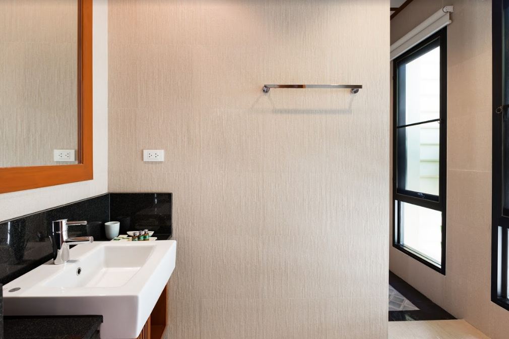 For Sale : Nai Harn, Luxury New Pool Villa, 2 Bedrooms 2 Bathrooms, Garden view.